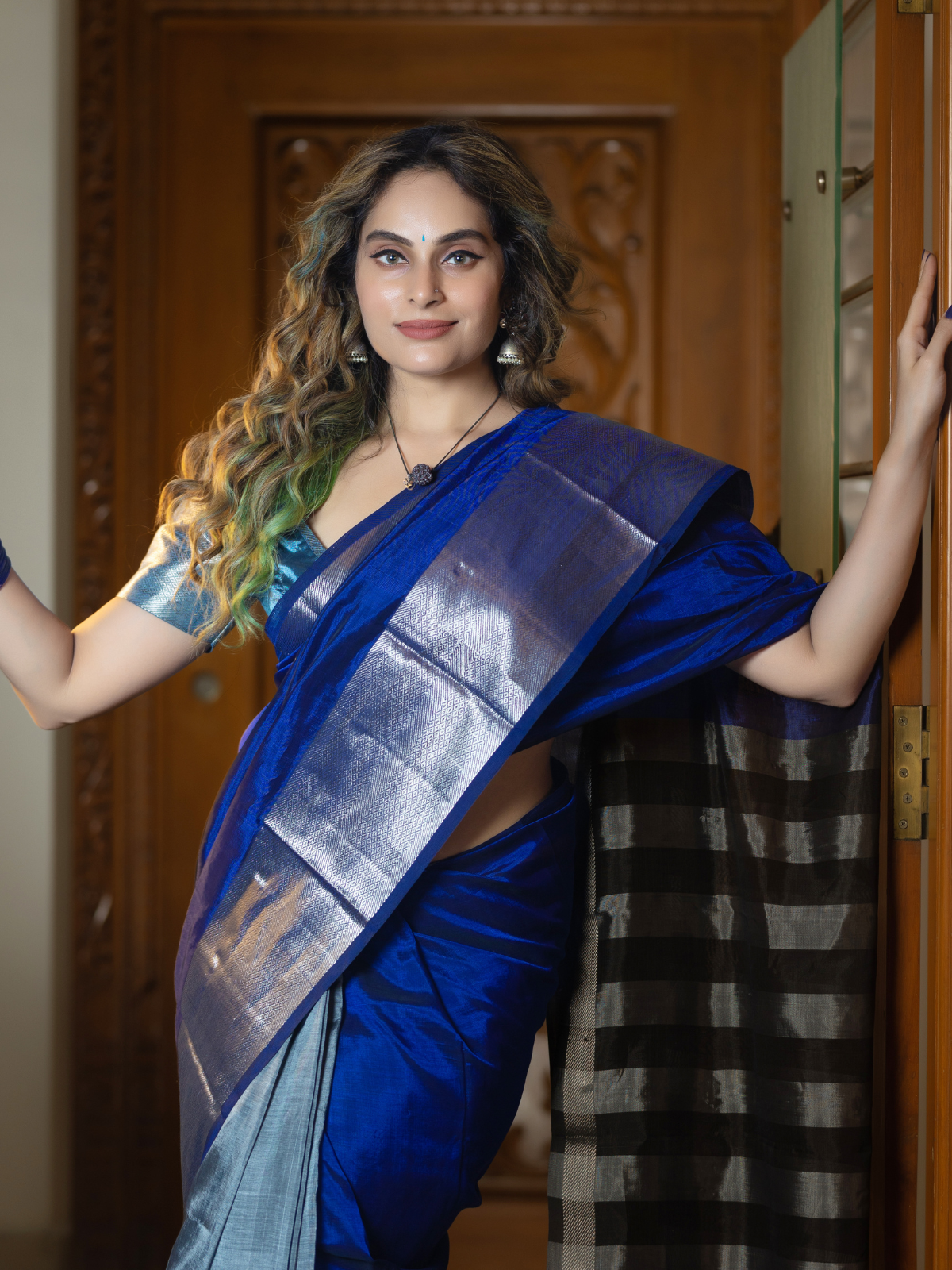 Shyama (Handwoven Silk Cotton Saree + Running Blouse Fabric)