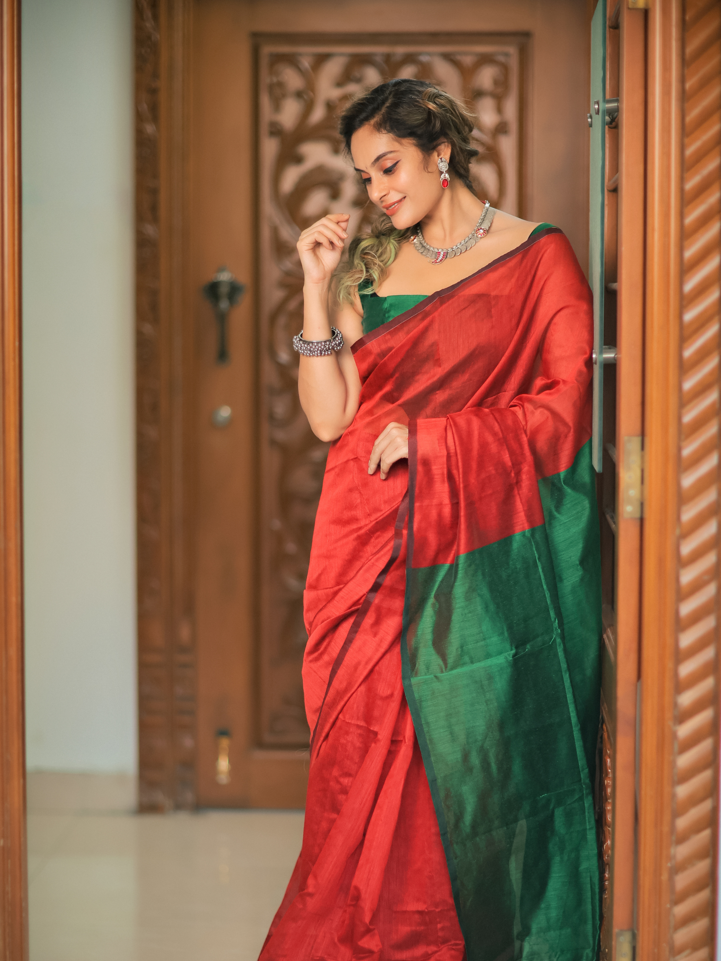 Gulaal (Handwoven Cotton And Silk Weaving Saree + Unstitched Blouse Piece)