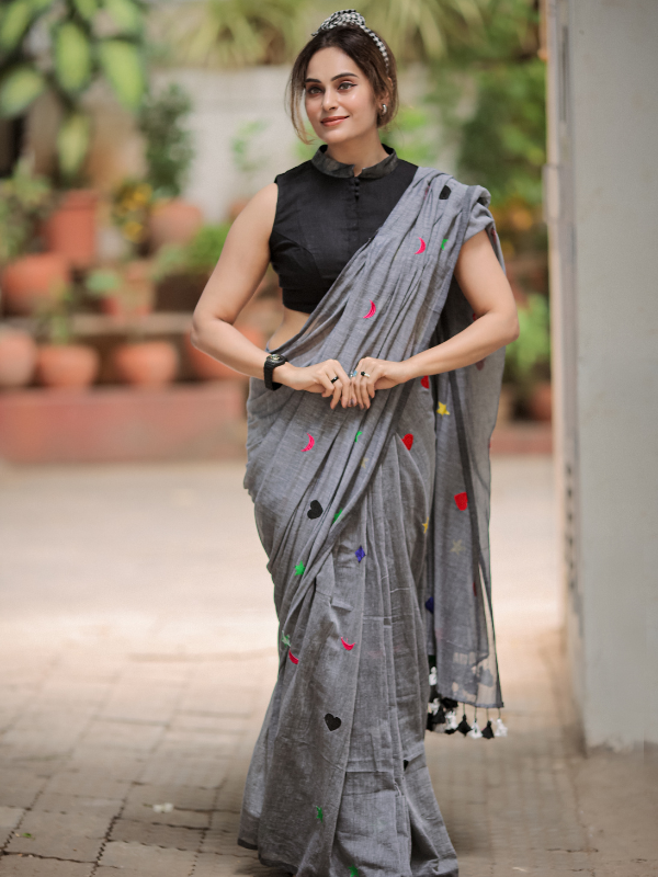 Selfie Stunner (Hand Embroidery Mul Mul Cotton Saree)