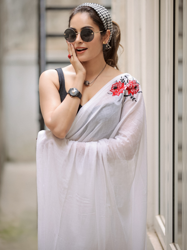 Social Chic (Hand Embroidery Mul Mul Cotton Saree)