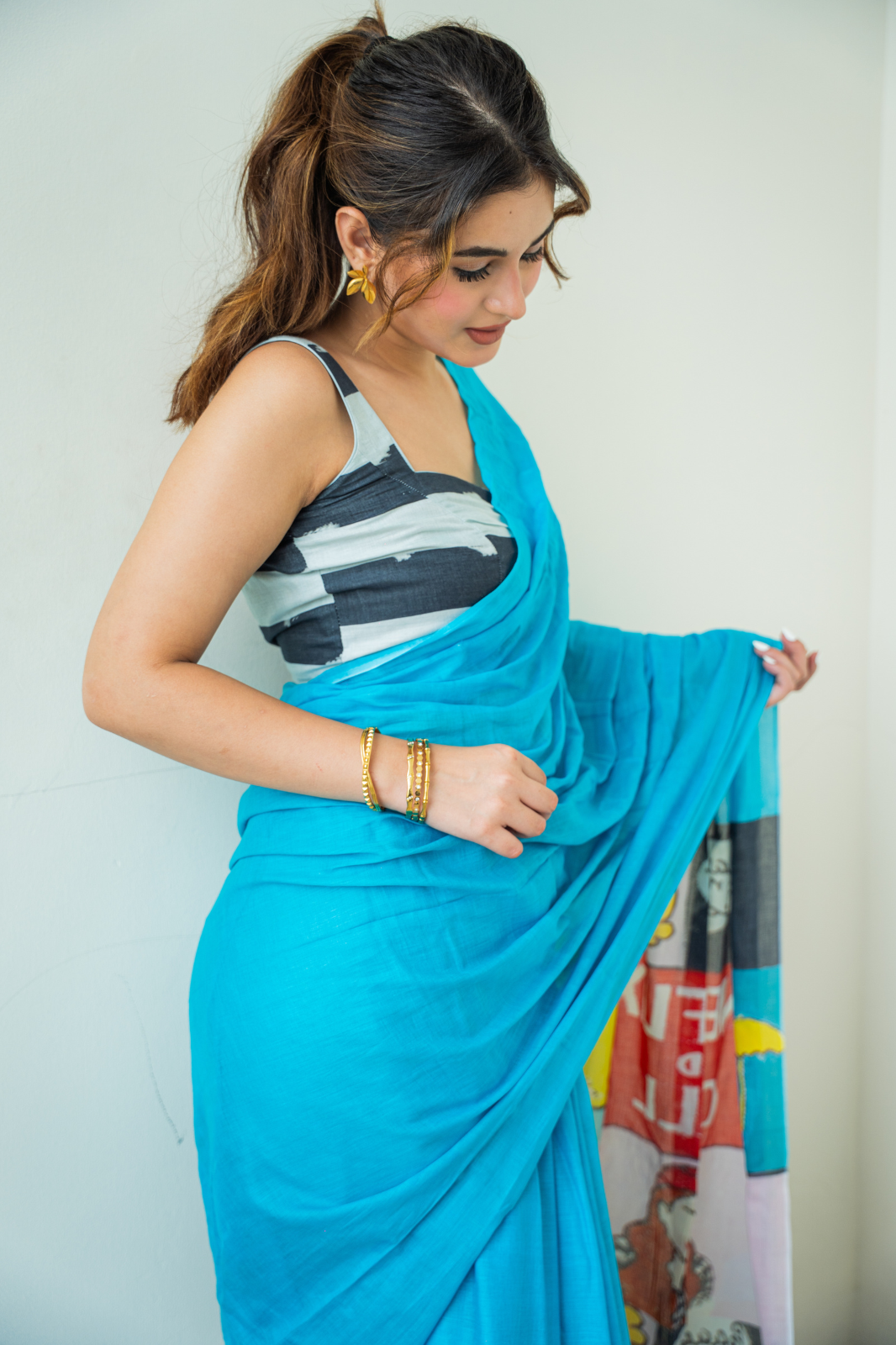 Screen Queen Pop (Mul Cotton Saree)