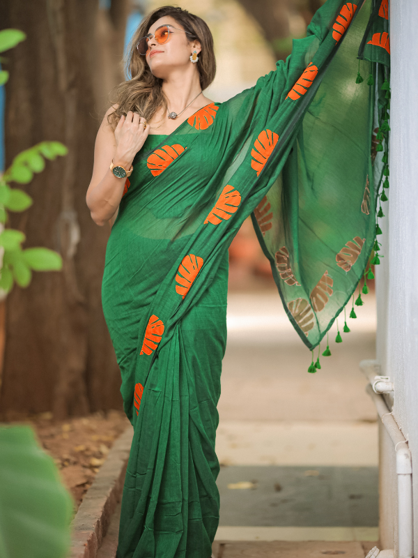 Comment Queen (Hand Embroidery Mul Mul Cotton Saree)