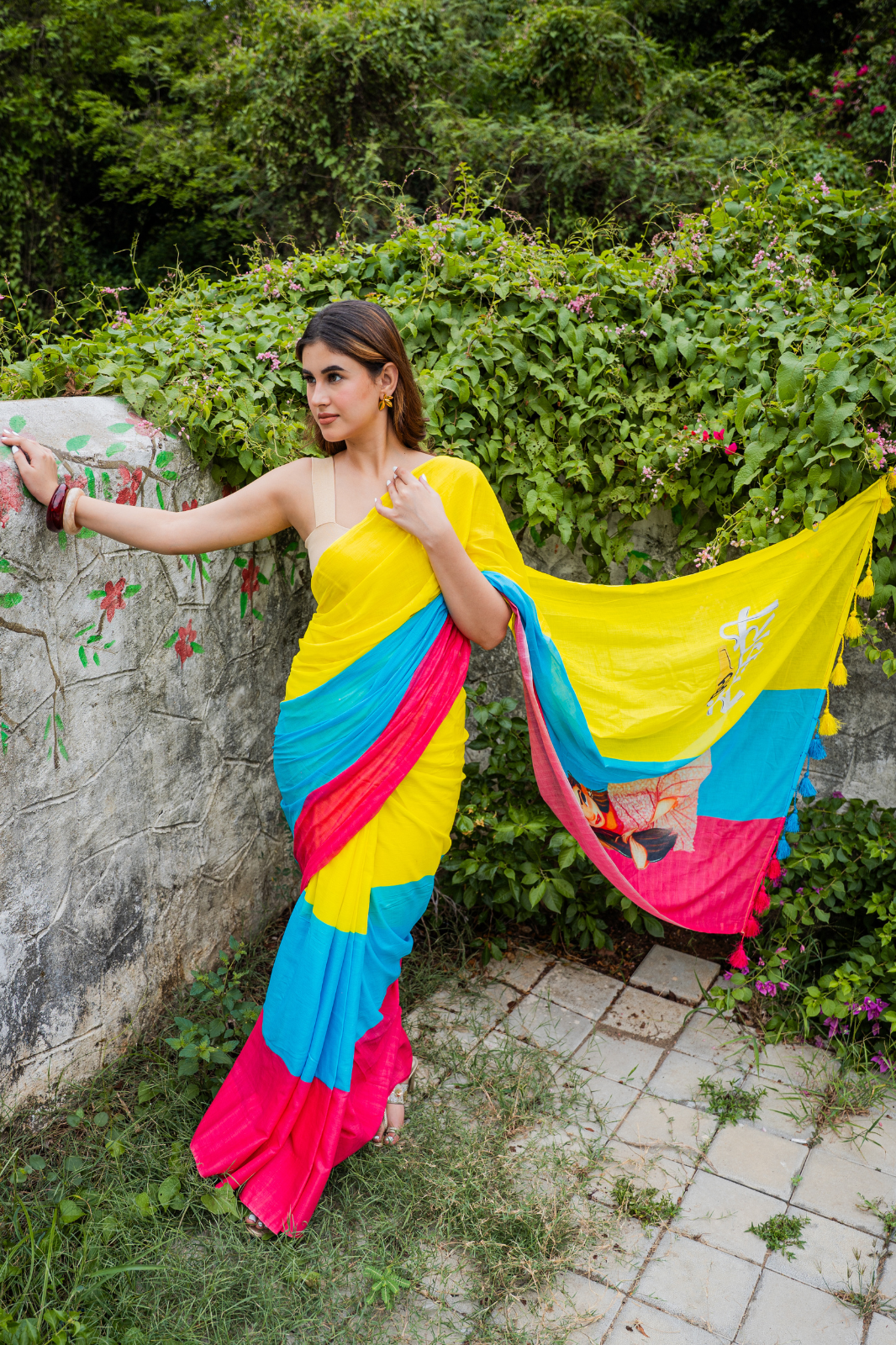 Gola Glow Pop (Mul Cotton Saree)