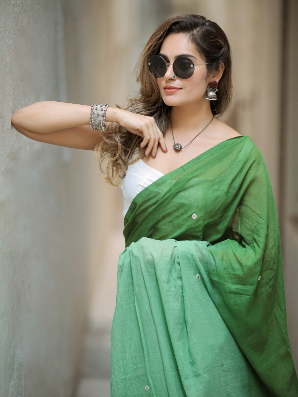 Double-Tap Dream (Hand Embroidery Mul Mul Cotton Saree)