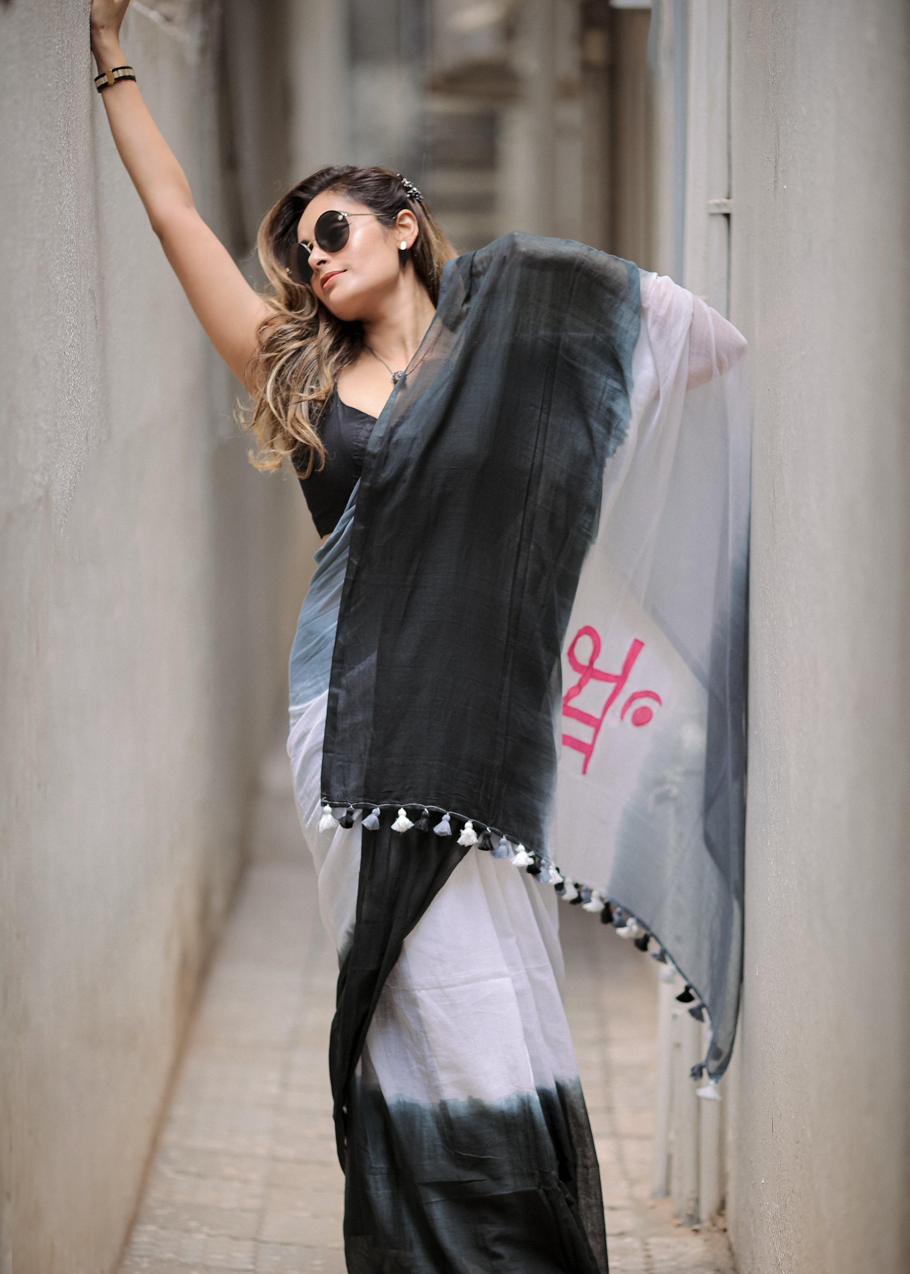 Viral Vibes (Hand Embroidery Mul Mul Cotton Saree)