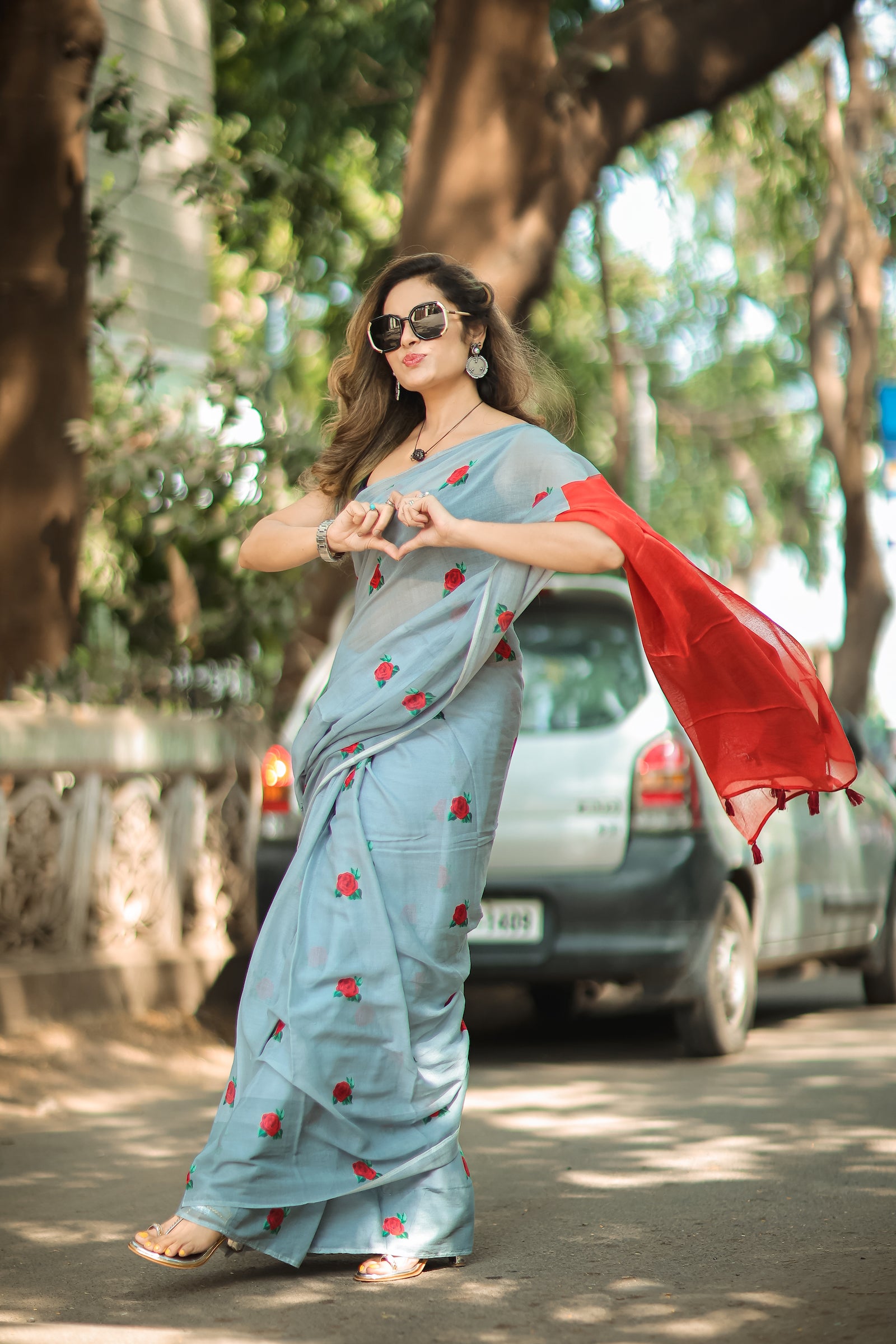 Roja (Handwoven Mulmul Cotton Saree)