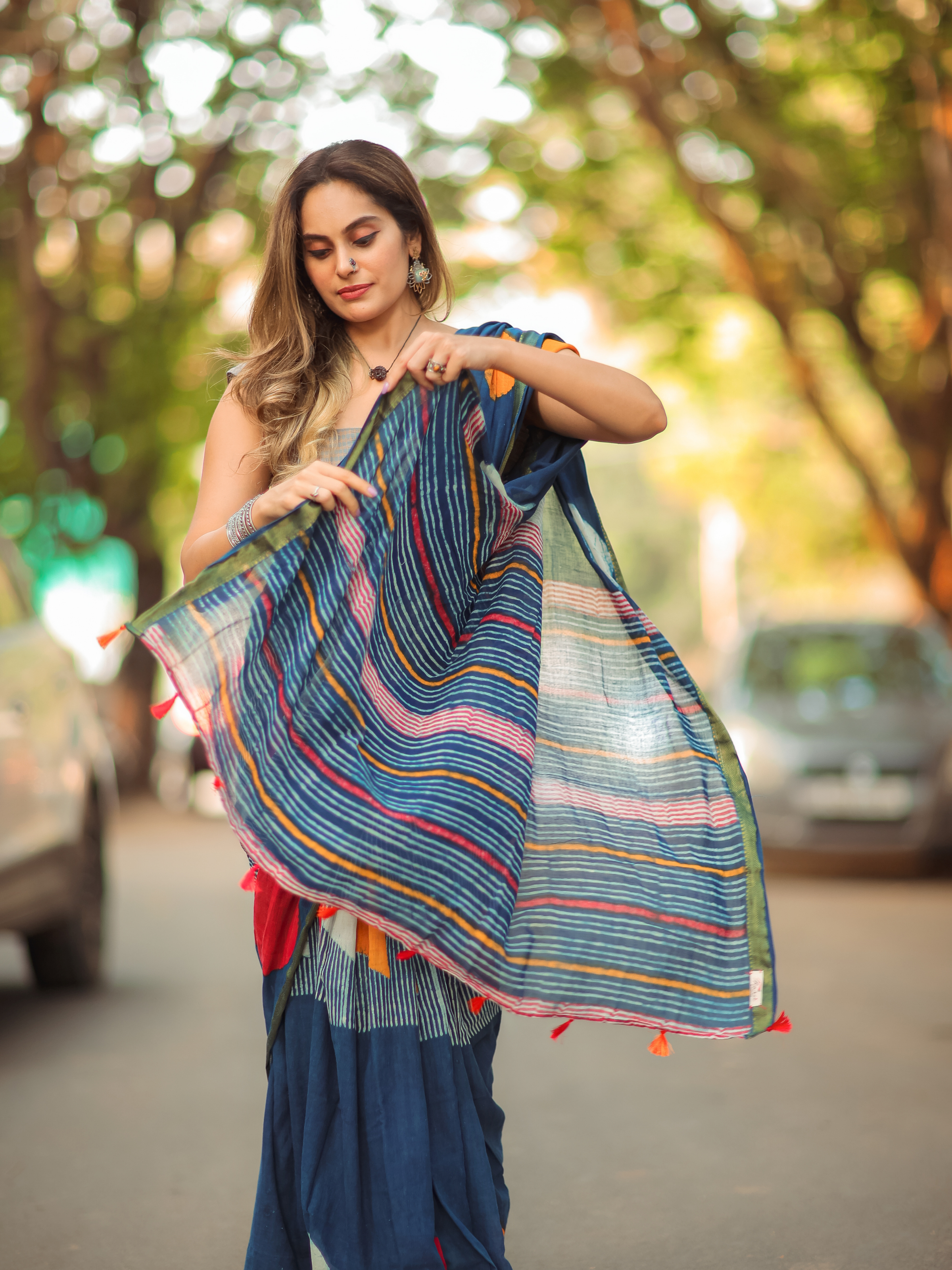 Abstract Ideas (Soft Cotton Saree With Zari Border)