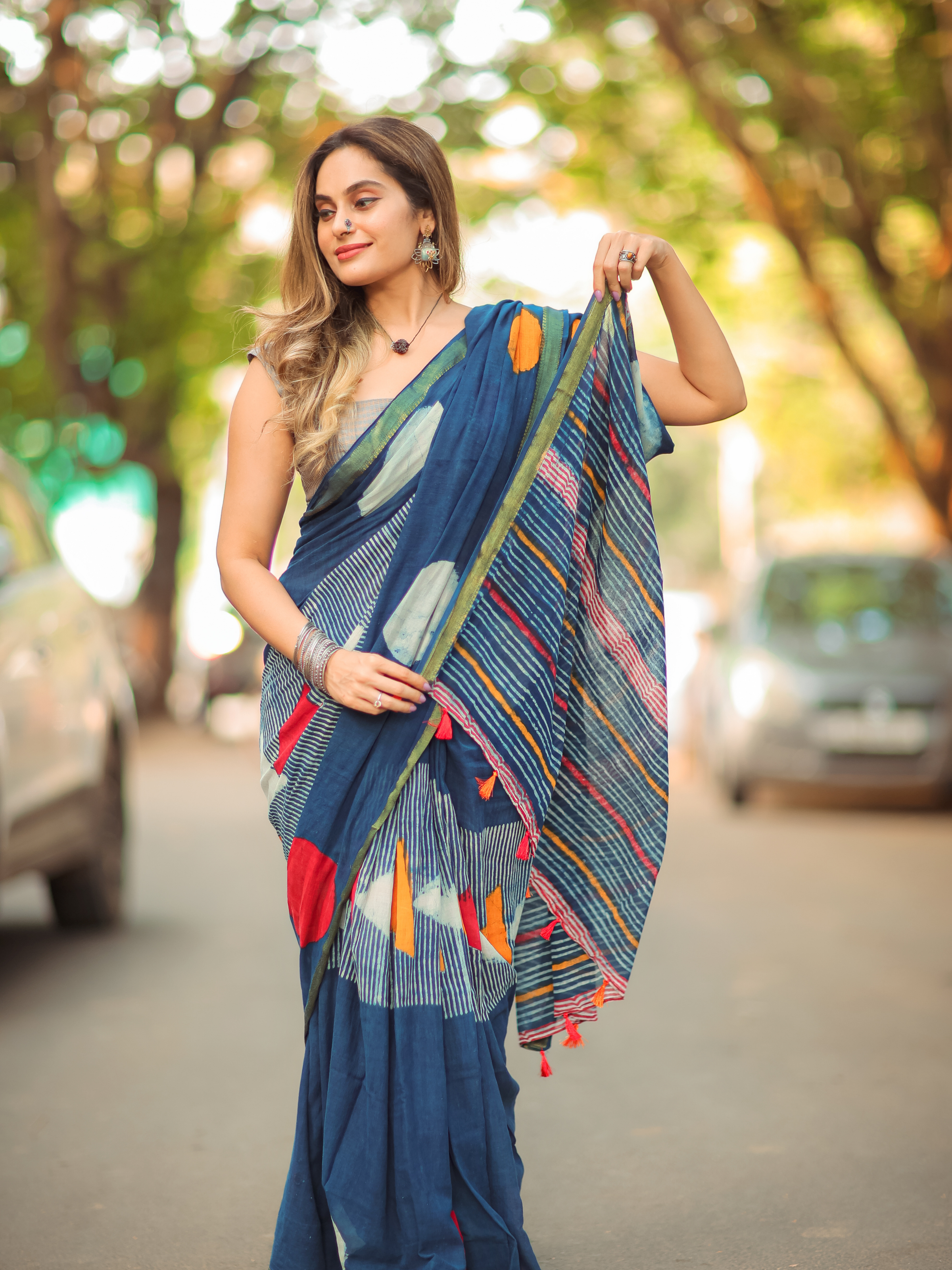 Abstract Ideas (Soft Cotton Saree With Zari Border)