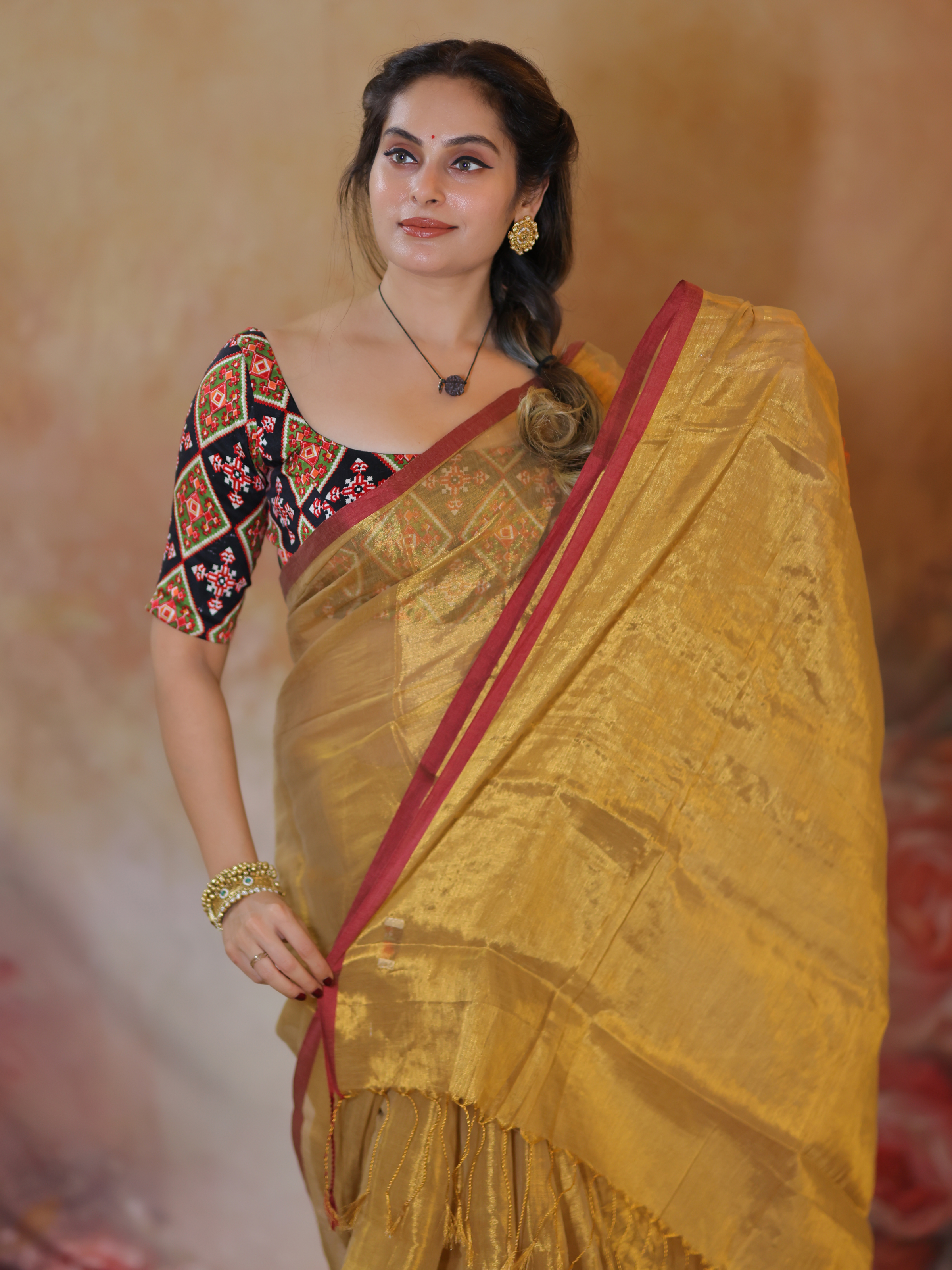 Swarna Pankh (Tissue Mul Saree)