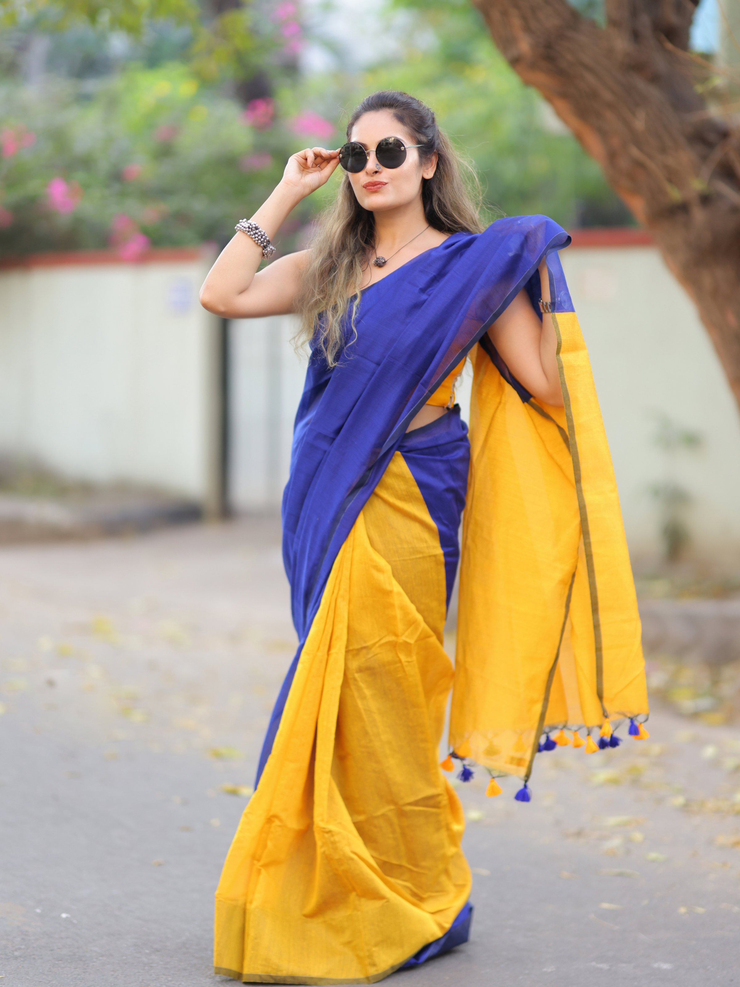 Rang Barse (Handwoven Cotton And Silk Weaving Saree + Unstitched Blouse Piece)