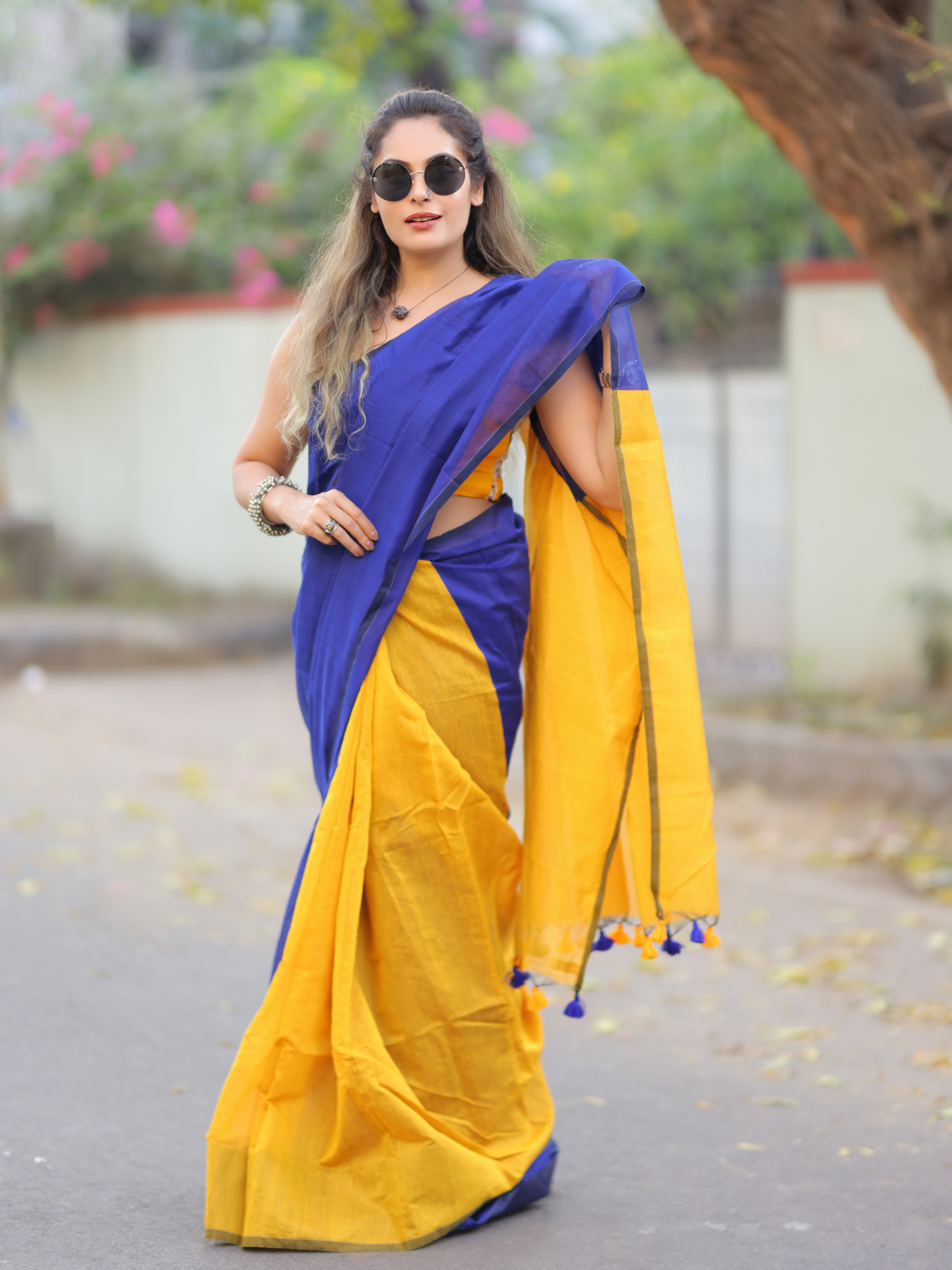 Rang Barse (Handwoven Cotton And Silk Weaving Saree + Unstitched Blouse Piece)