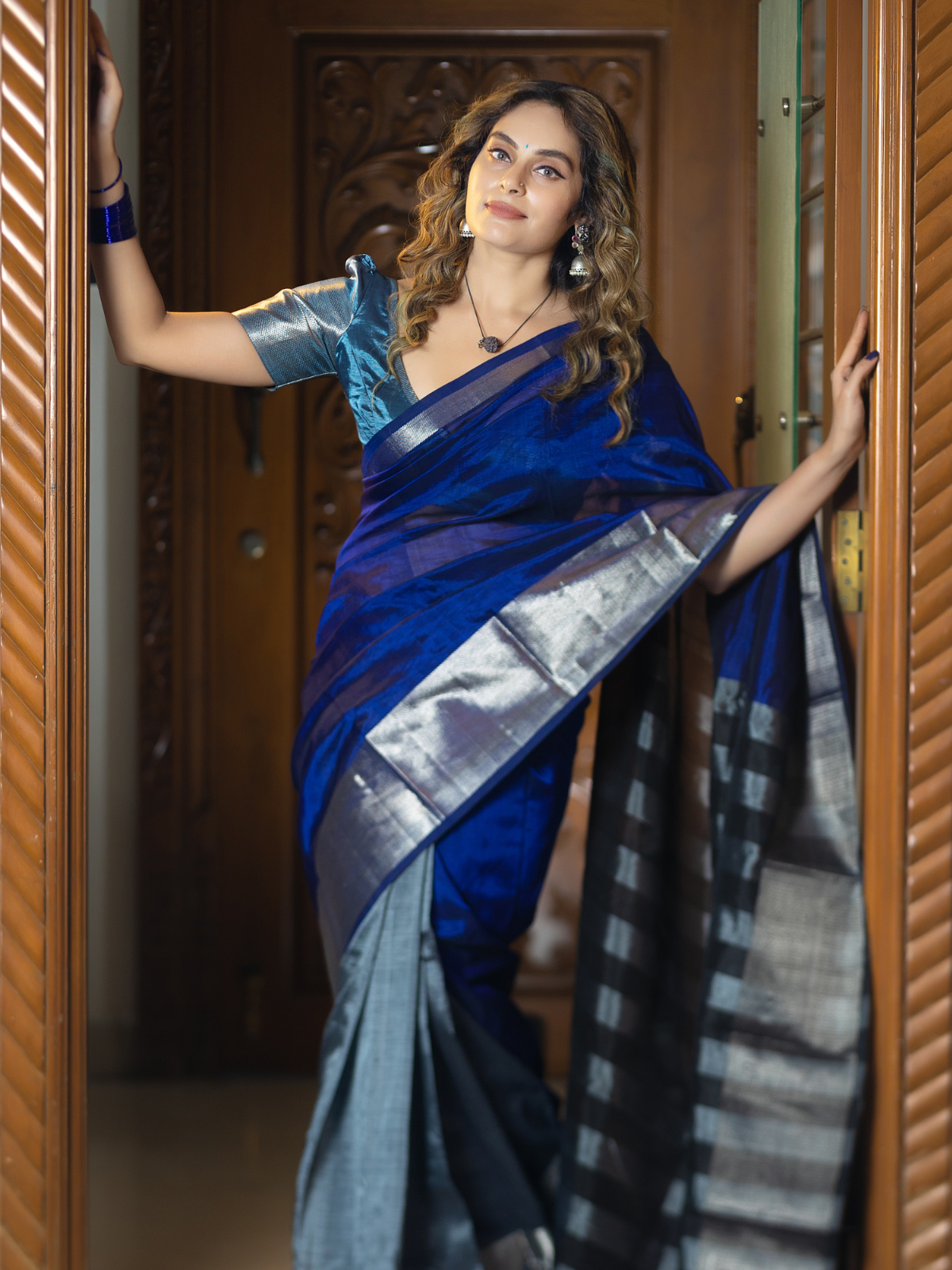 Shyama (Handwoven Silk Cotton Saree + Running Blouse Fabric)