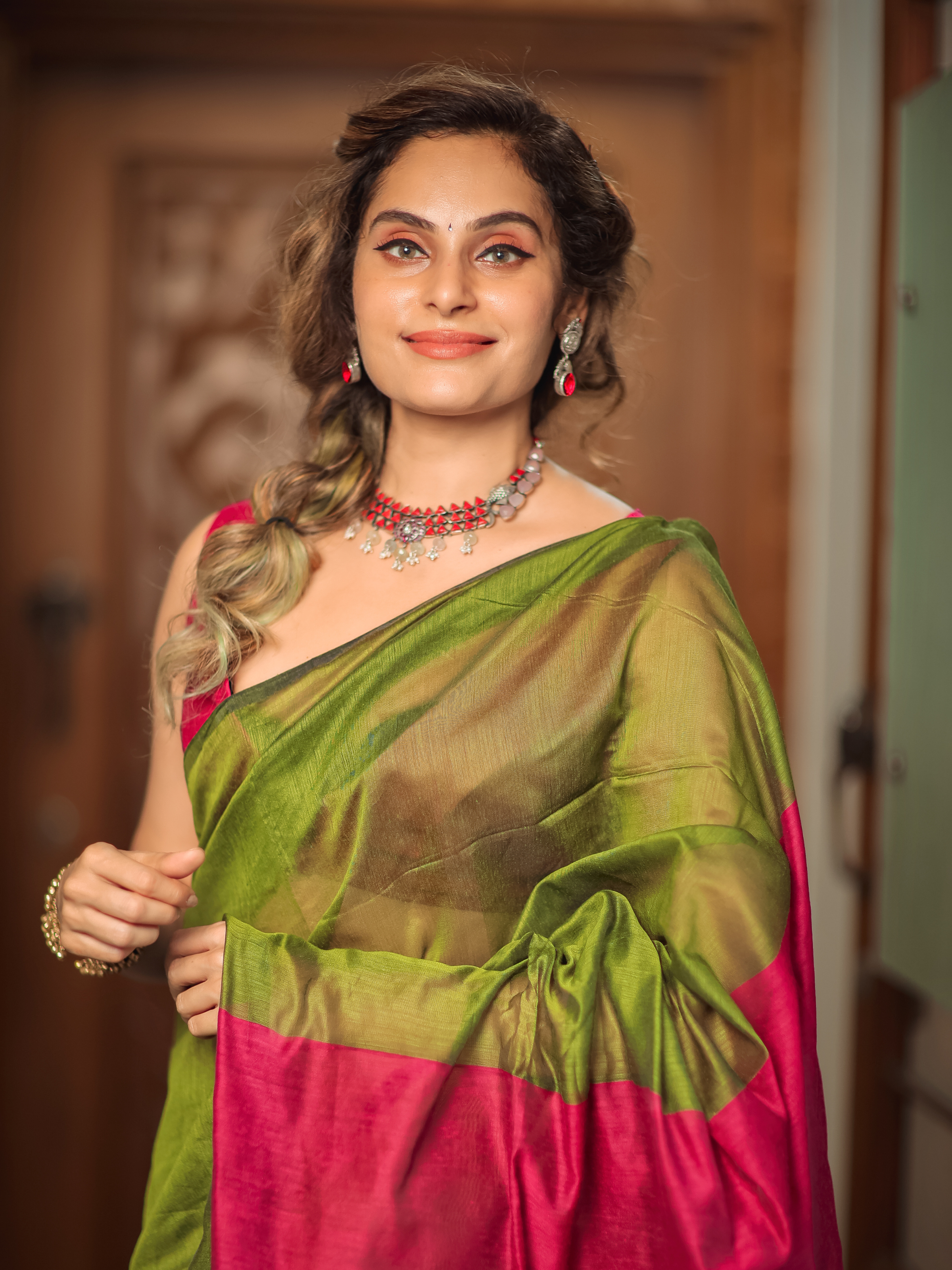 Rang De (Handwoven Cotton And Silk Weaving Saree + Unstitched Blouse Piece)