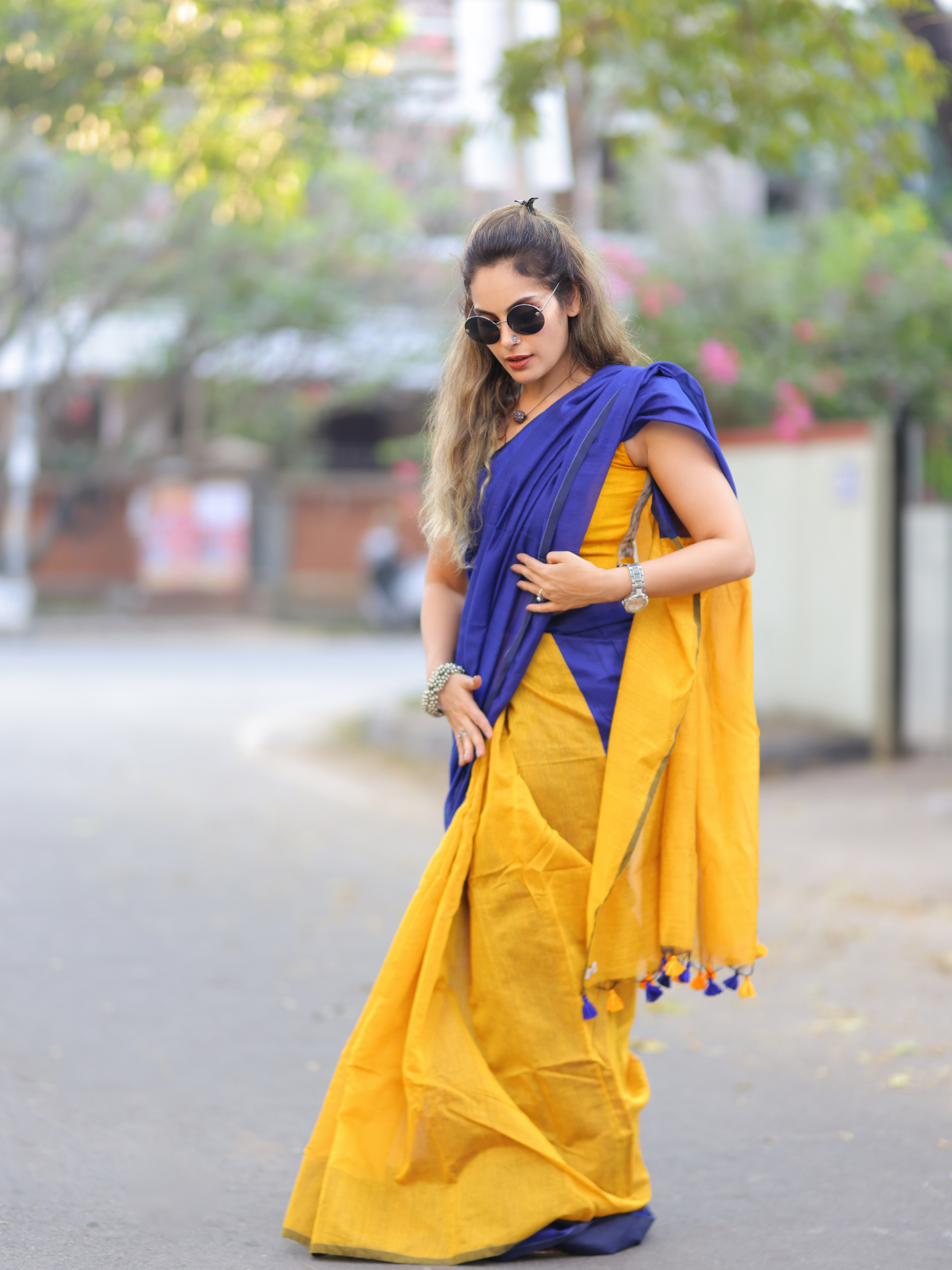 Rang Barse (Handwoven Cotton And Silk Weaving Saree + Unstitched Blouse Piece)