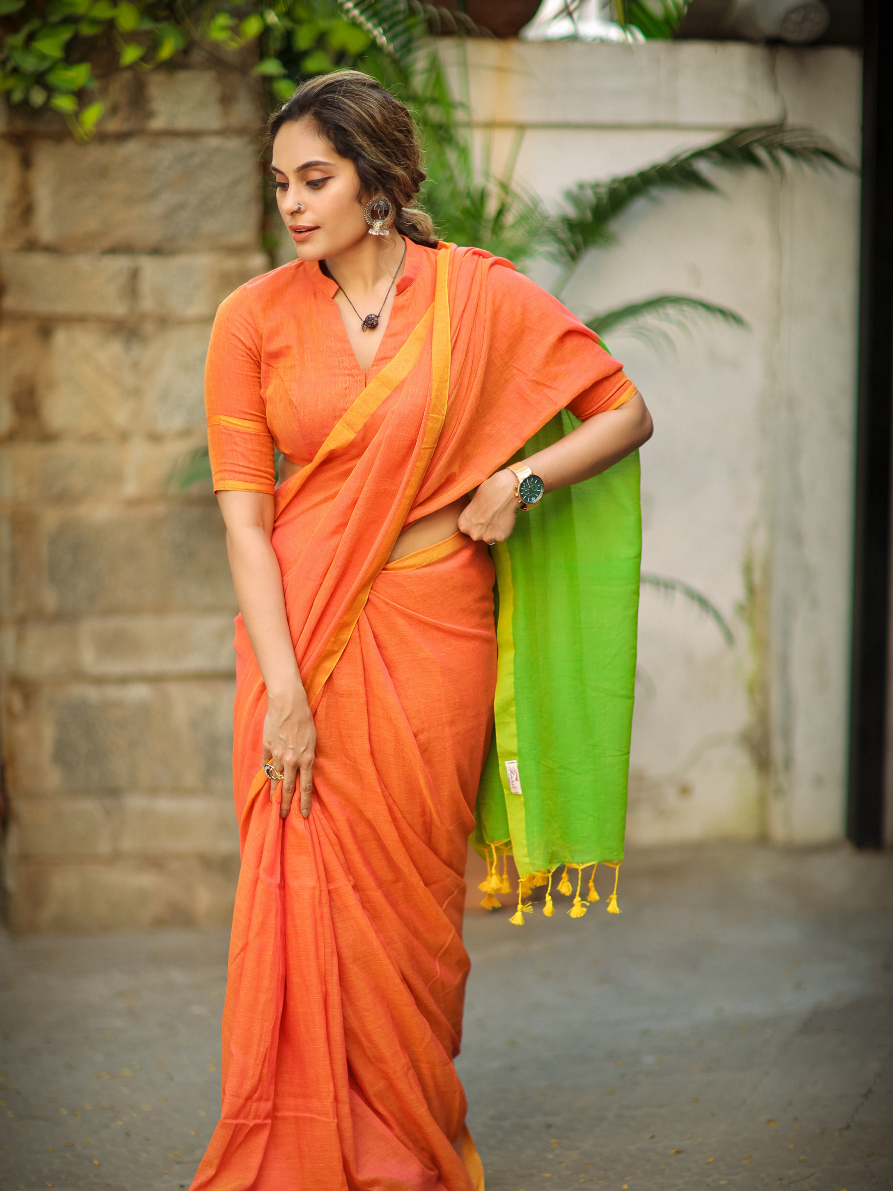 Tangerine Twist (Pure Mul Cotton Saree + Unstitched Blouse Piece)