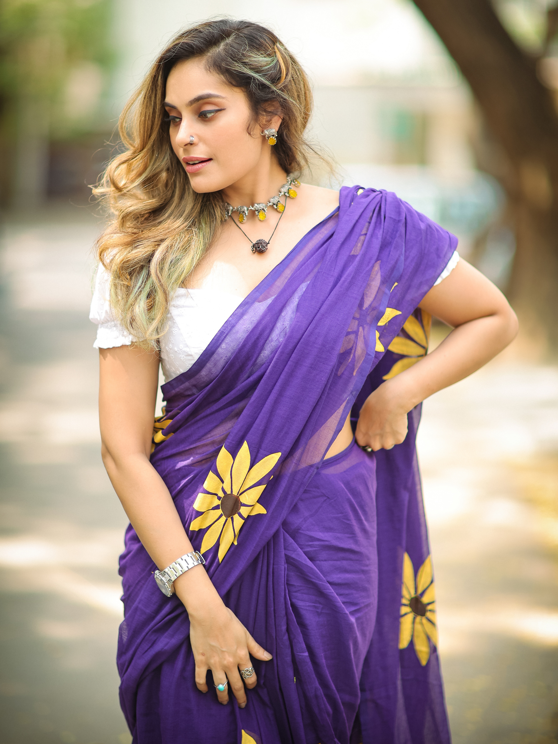 Sunahara Saavan (Pure Mul Cotton Saree + Unstitched Blouse Piece)