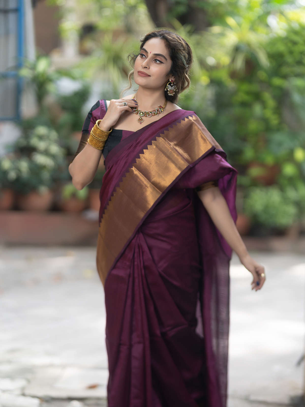 Pankhuri (Handwoven Silk Cotton Saree + Running Blouse Fabric)