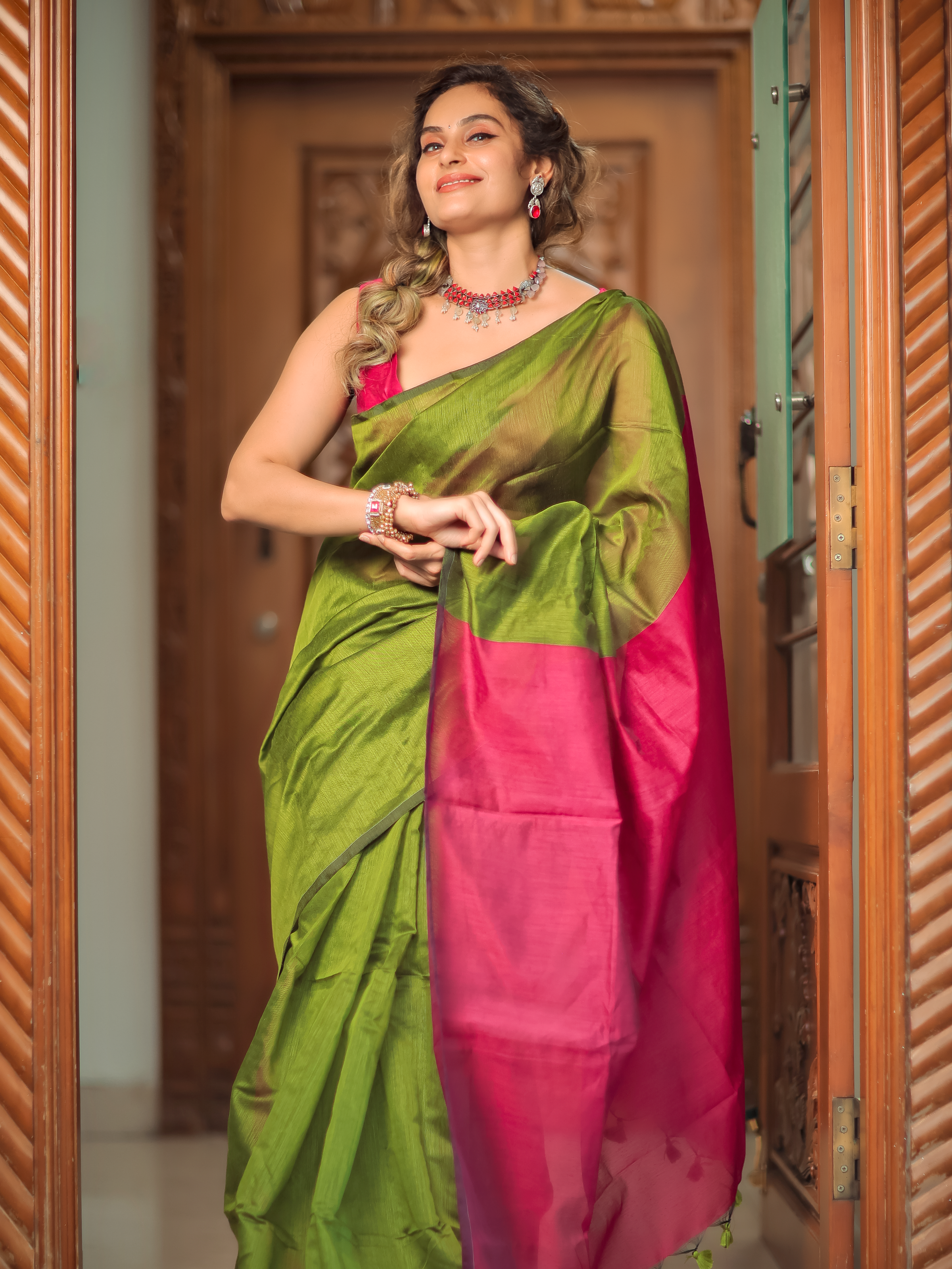 Rang De (Handwoven Cotton And Silk Weaving Saree + Unstitched Blouse Piece)