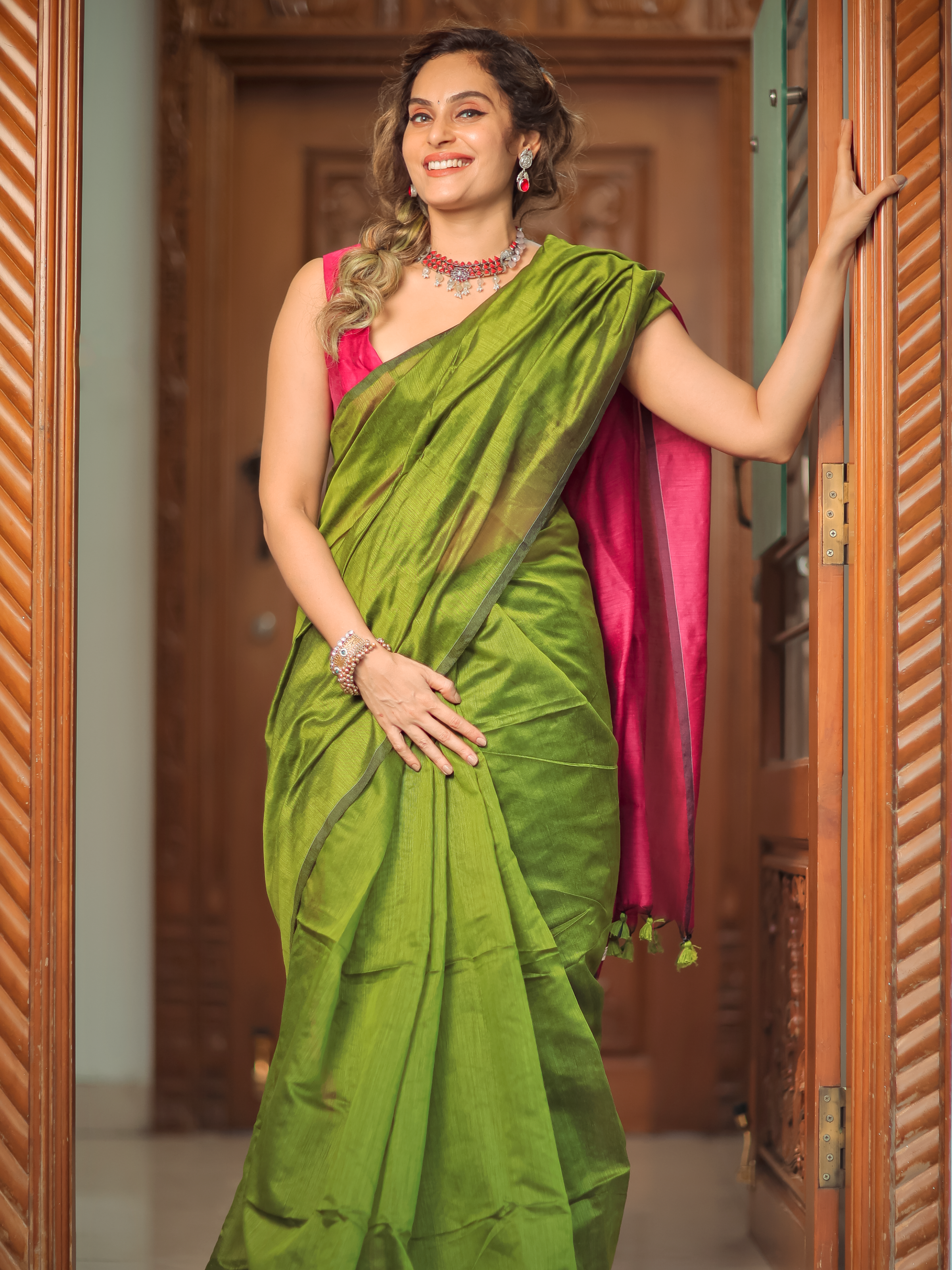 Rang De (Handwoven Cotton And Silk Weaving Saree + Unstitched Blouse Piece)