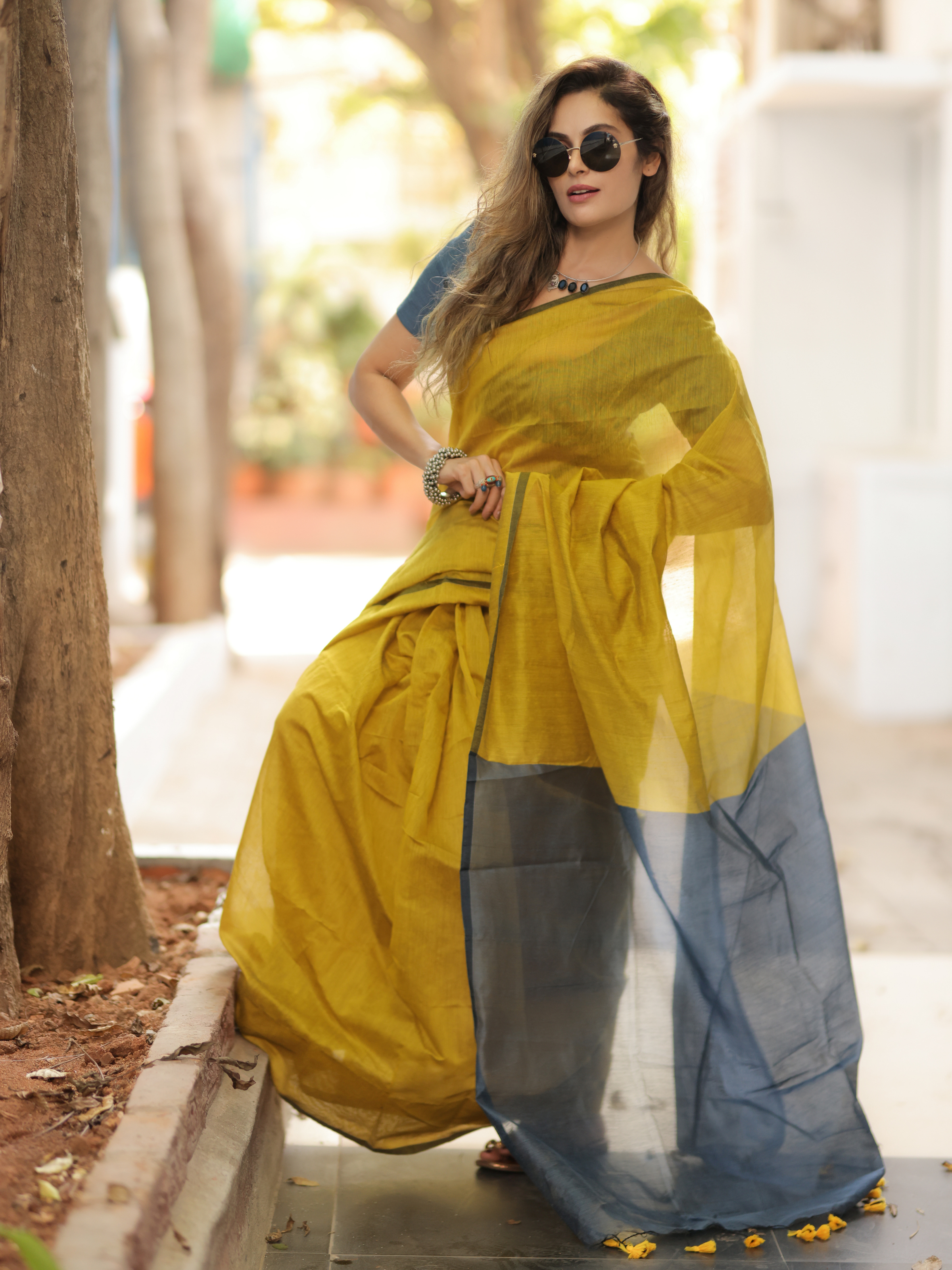 Bhaang (Handwoven Cotton And Silk Weaving Saree + Unstitched Blouse Piece)