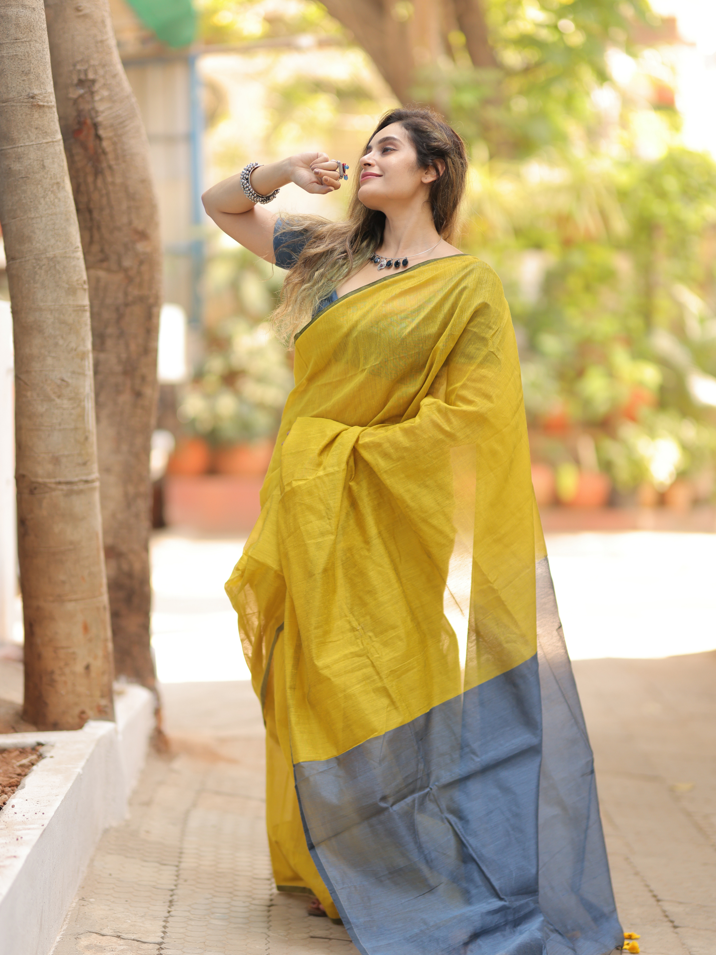 Bhaang (Handwoven Cotton And Silk Weaving Saree + Unstitched Blouse Piece)