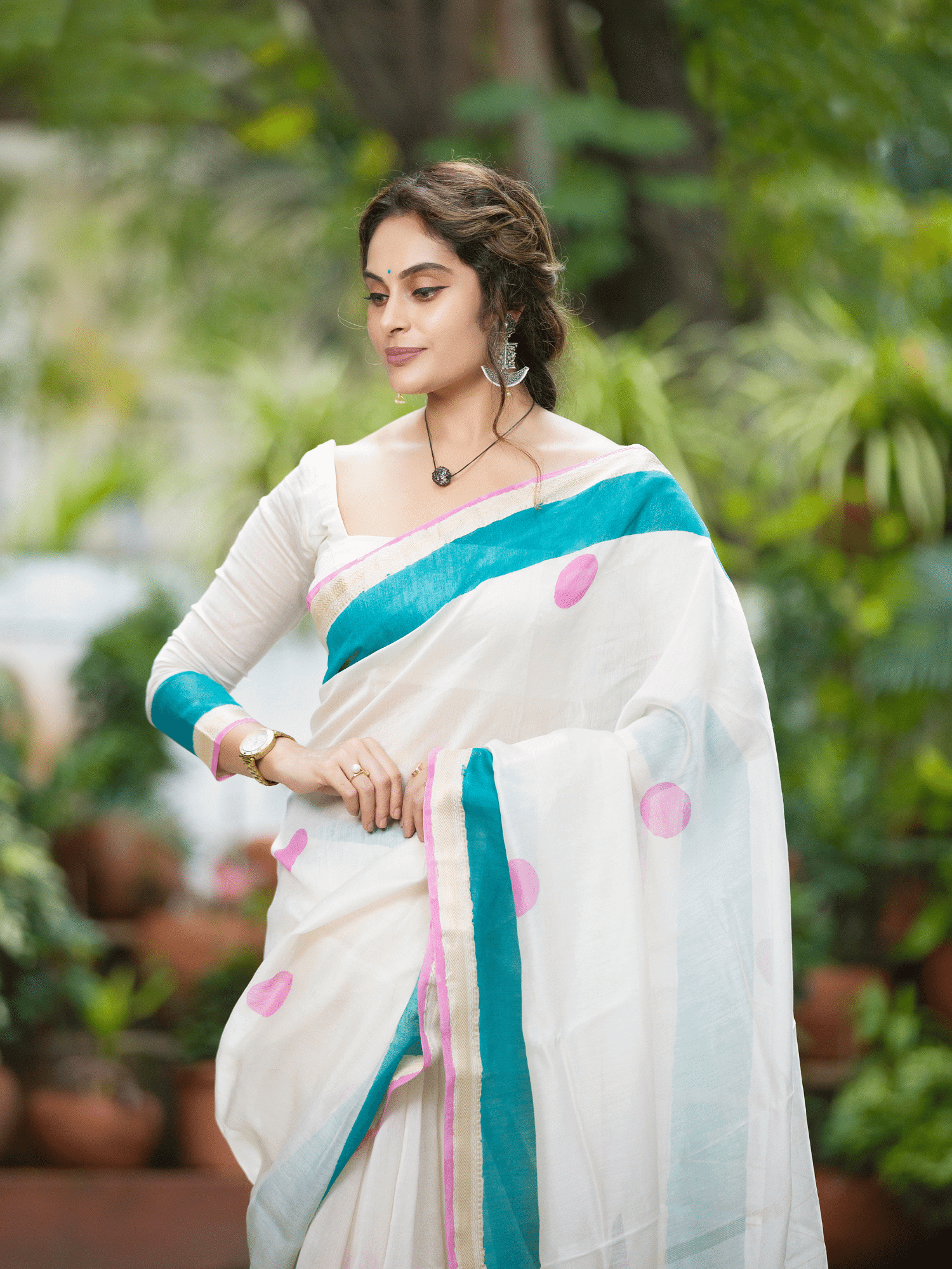 Off White Kanchipuram South Indian Saree with Blue Color Weaving Border |  South indian sarees, Indian sarees, Saree