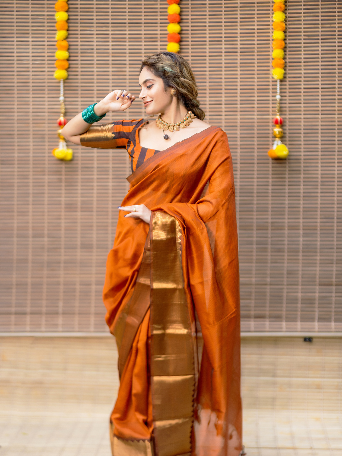 Janaki (Handwoven Silk Cotton Saree + Running Blouse Fabric)