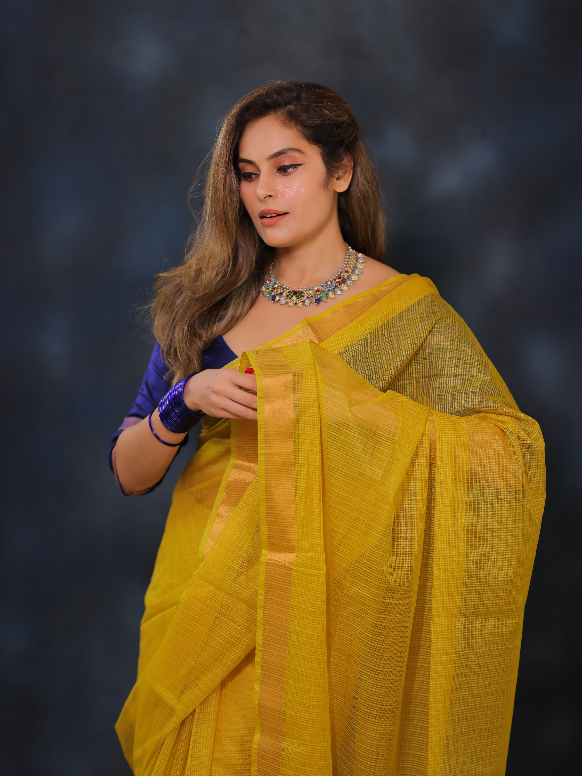 Fig Halva (Kota Daria Saree + Unstitched Blouse Piece)