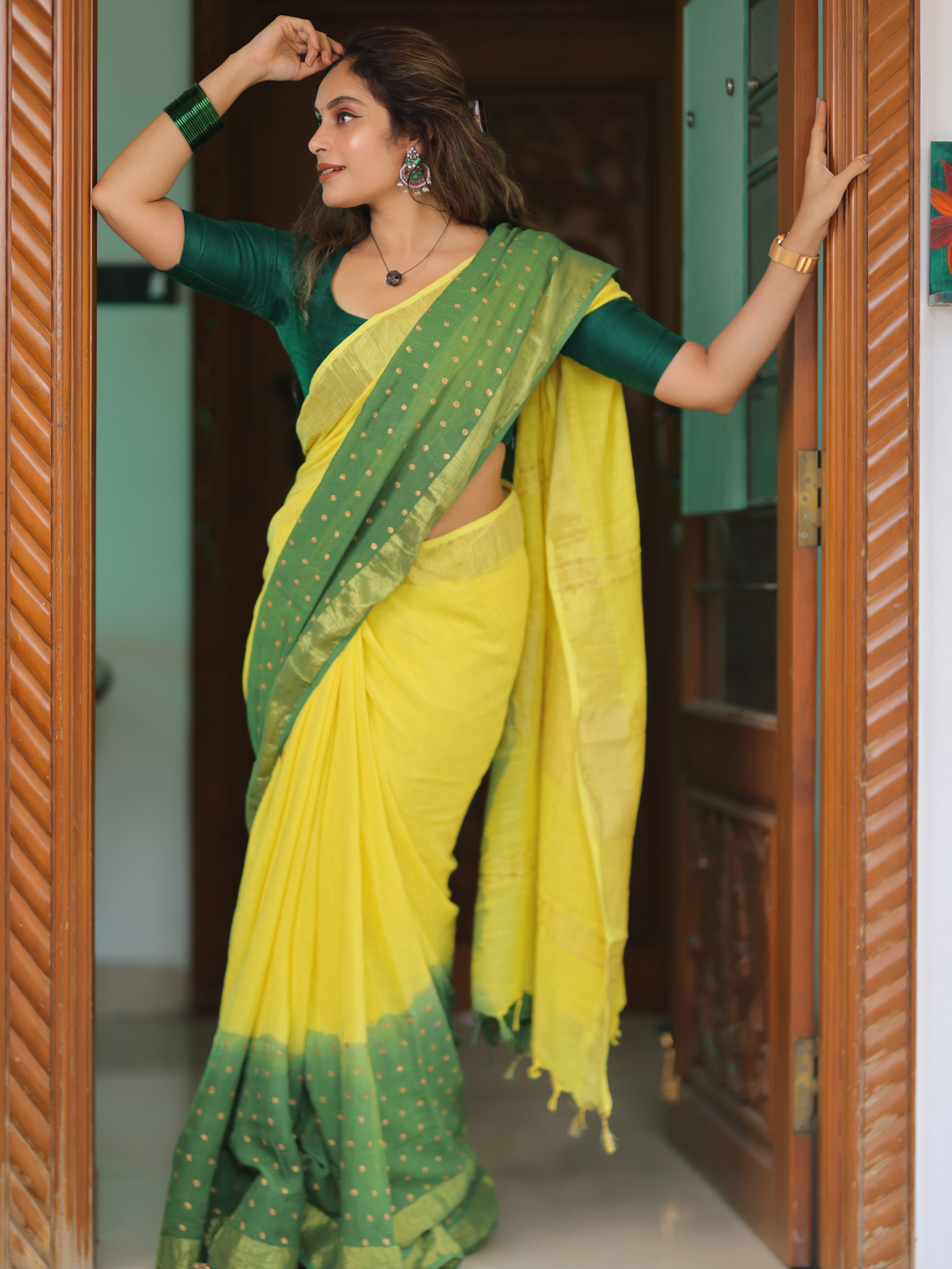 Badami Lassi (Saree + Unstitched Blouse Piece)