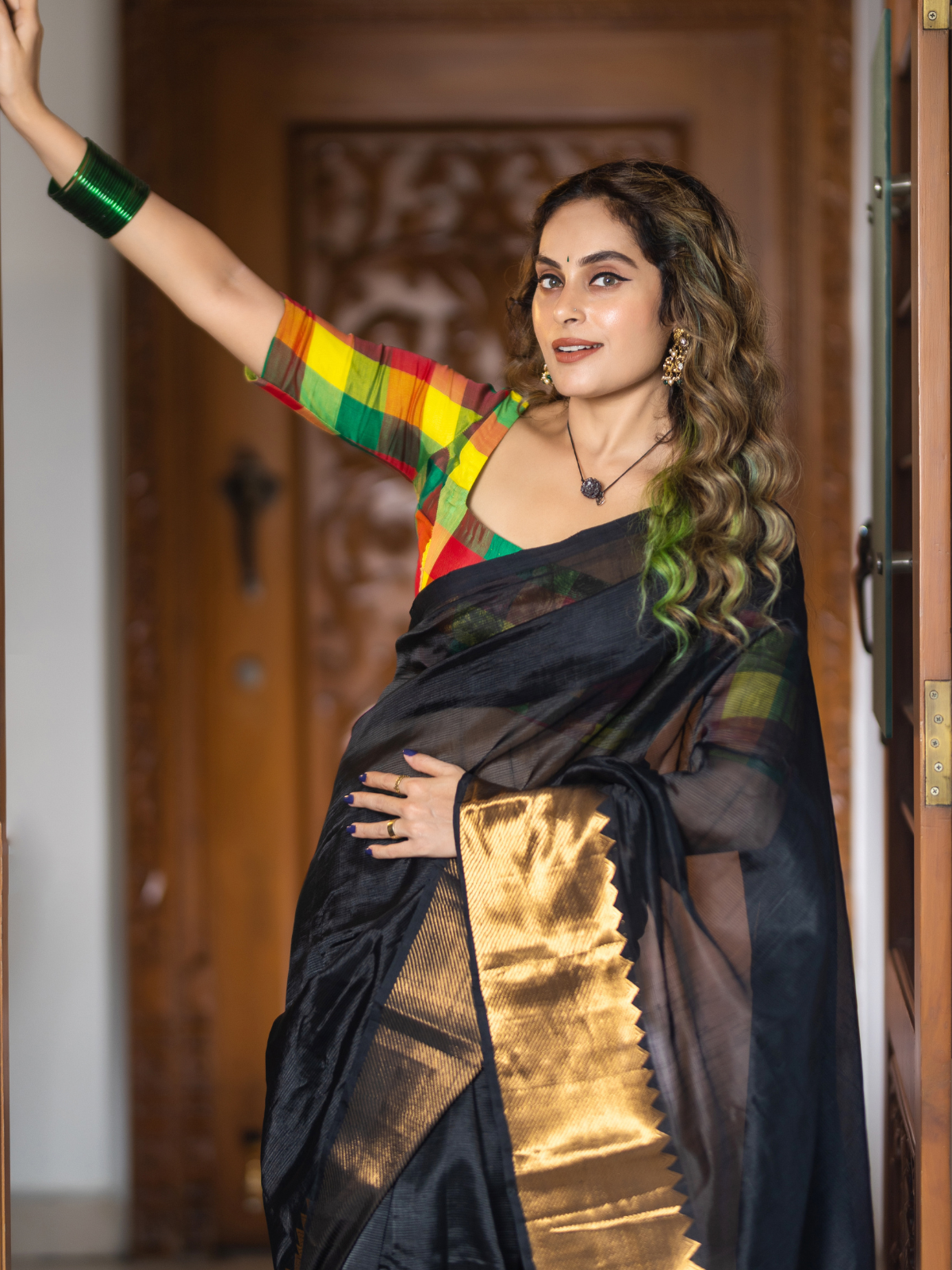 Siya (Handwoven Silk Cotton Saree + Running Blouse Fabric)