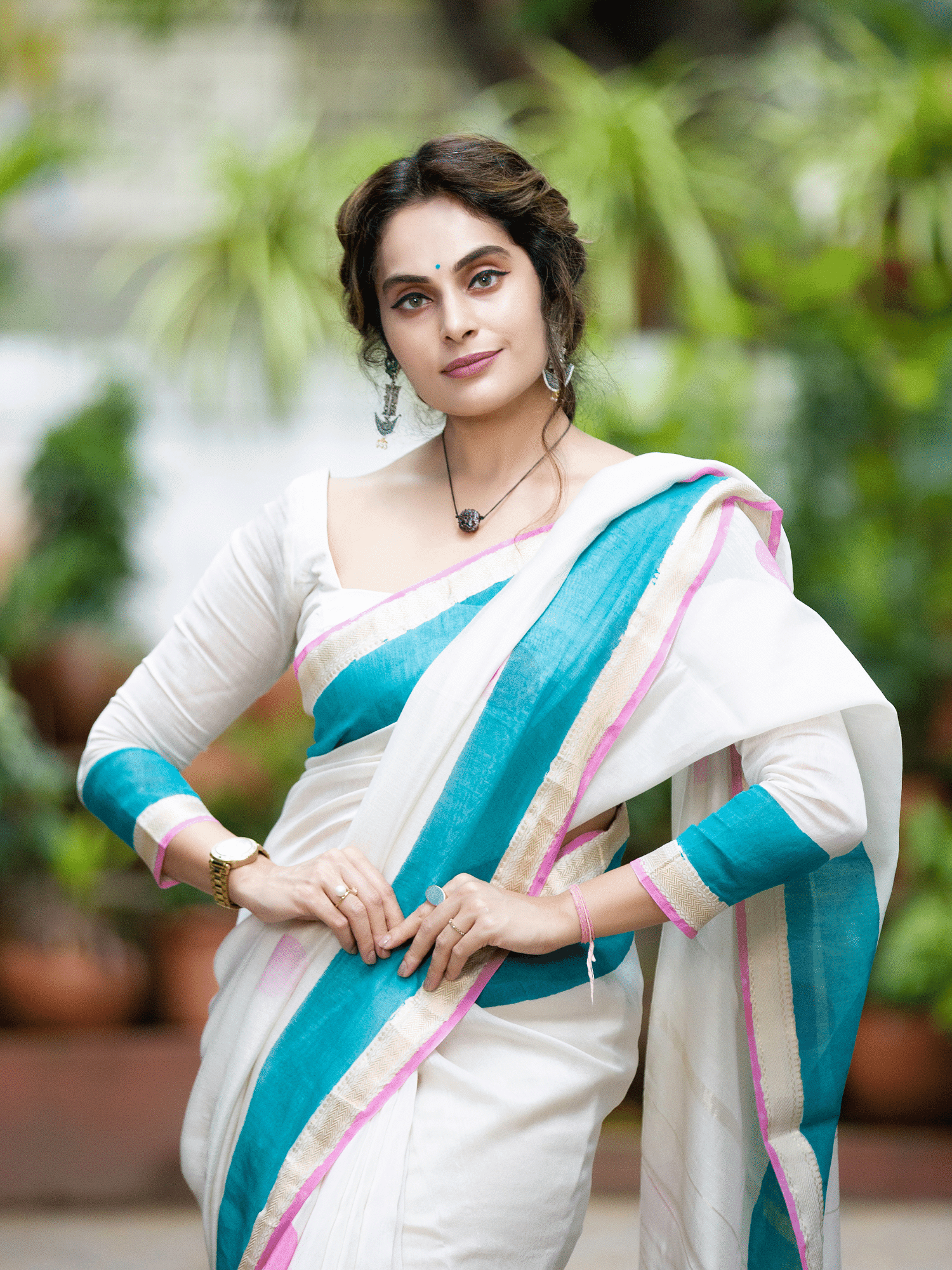 Stargazer (Saree + Unstitched Blouse Piece)