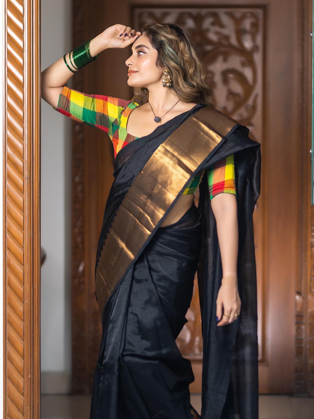 Siya (Handwoven Silk Cotton Saree + Running Blouse Fabric)