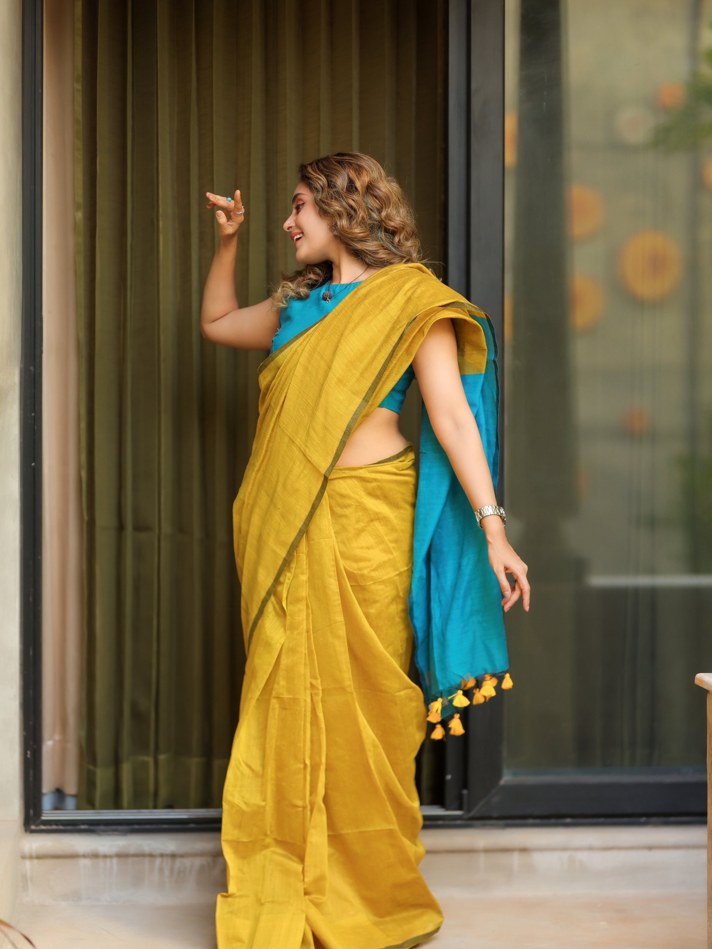 Thandai (Handwoven Cotton And Silk Weaving Saree + Unstitched Blouse Piece)