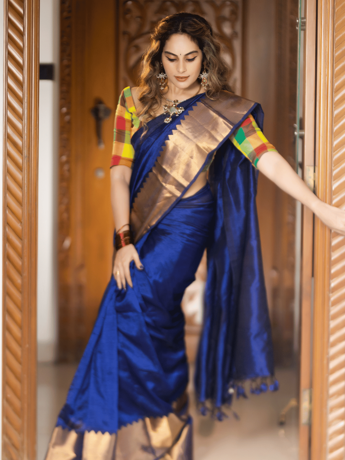 Yamini (Handwoven Silk Cotton Saree + Running Blouse Fabric)