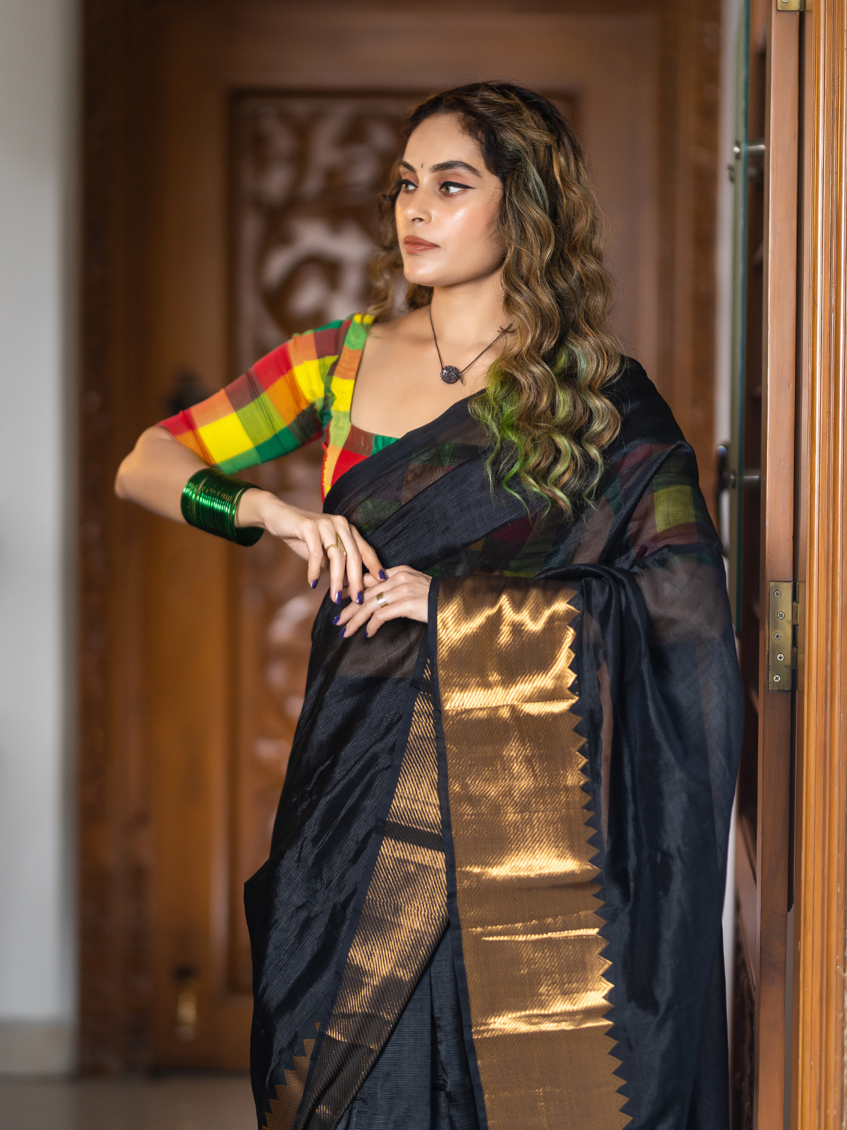 Siya (Handwoven Silk Cotton Saree + Running Blouse Fabric)