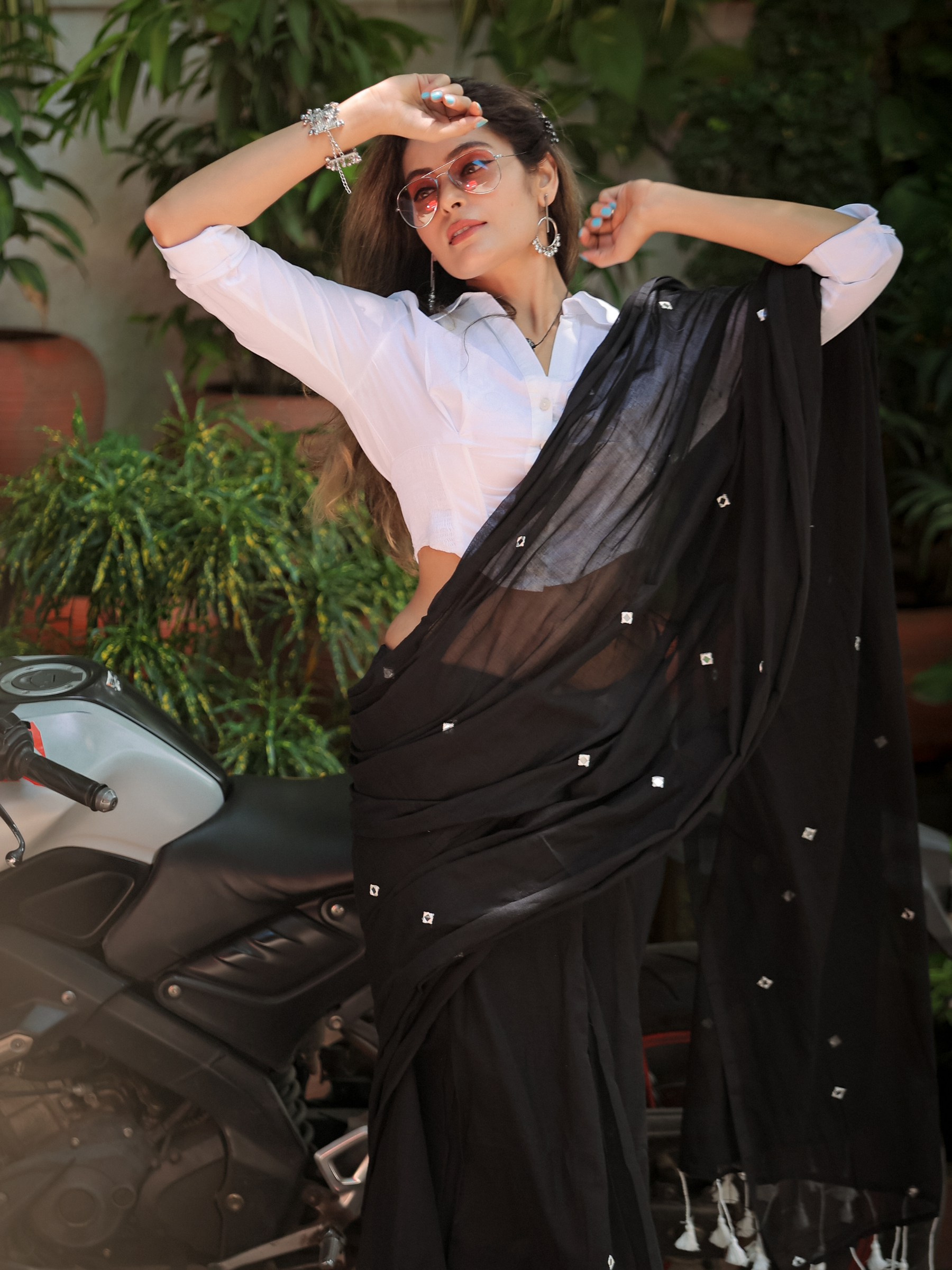 Vivacious Bijli (Pure Mul Cotton Saree)