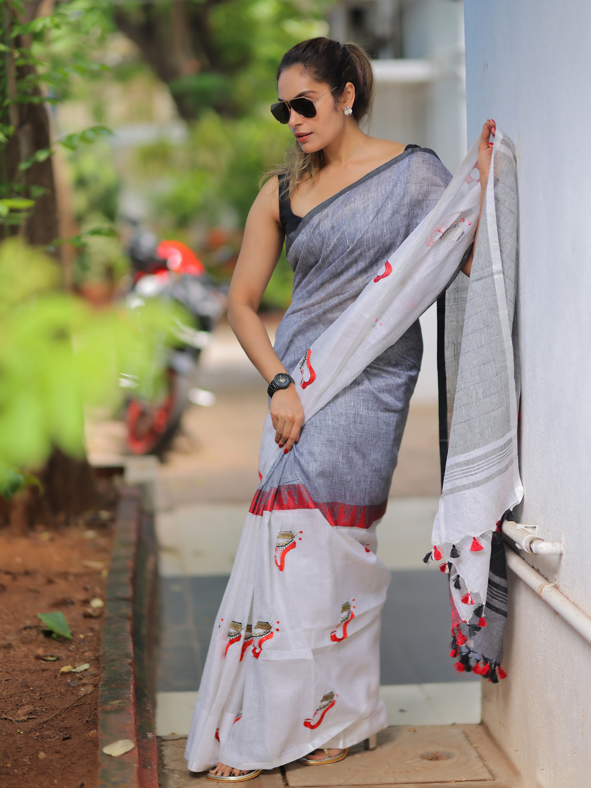 Pistachio & Cranberry Nougat (Linen Saree + Unstitched Blouse Piece)