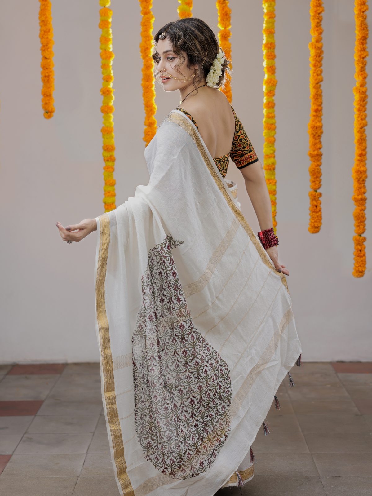 Maheshwari (Saree + Unstitched Blouse Piece)