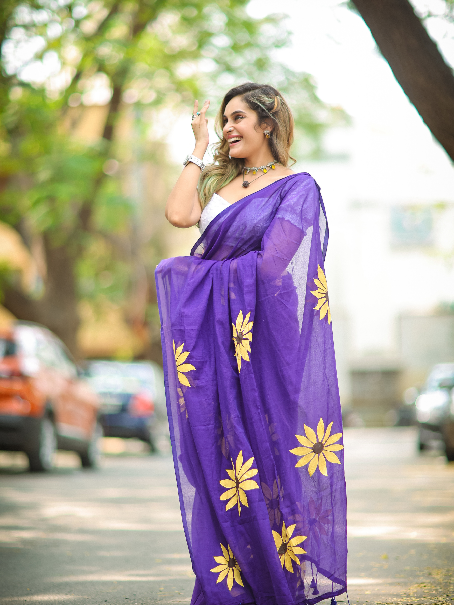 Sunahara Saavan (Pure Mul Cotton Saree + Unstitched Blouse Piece)