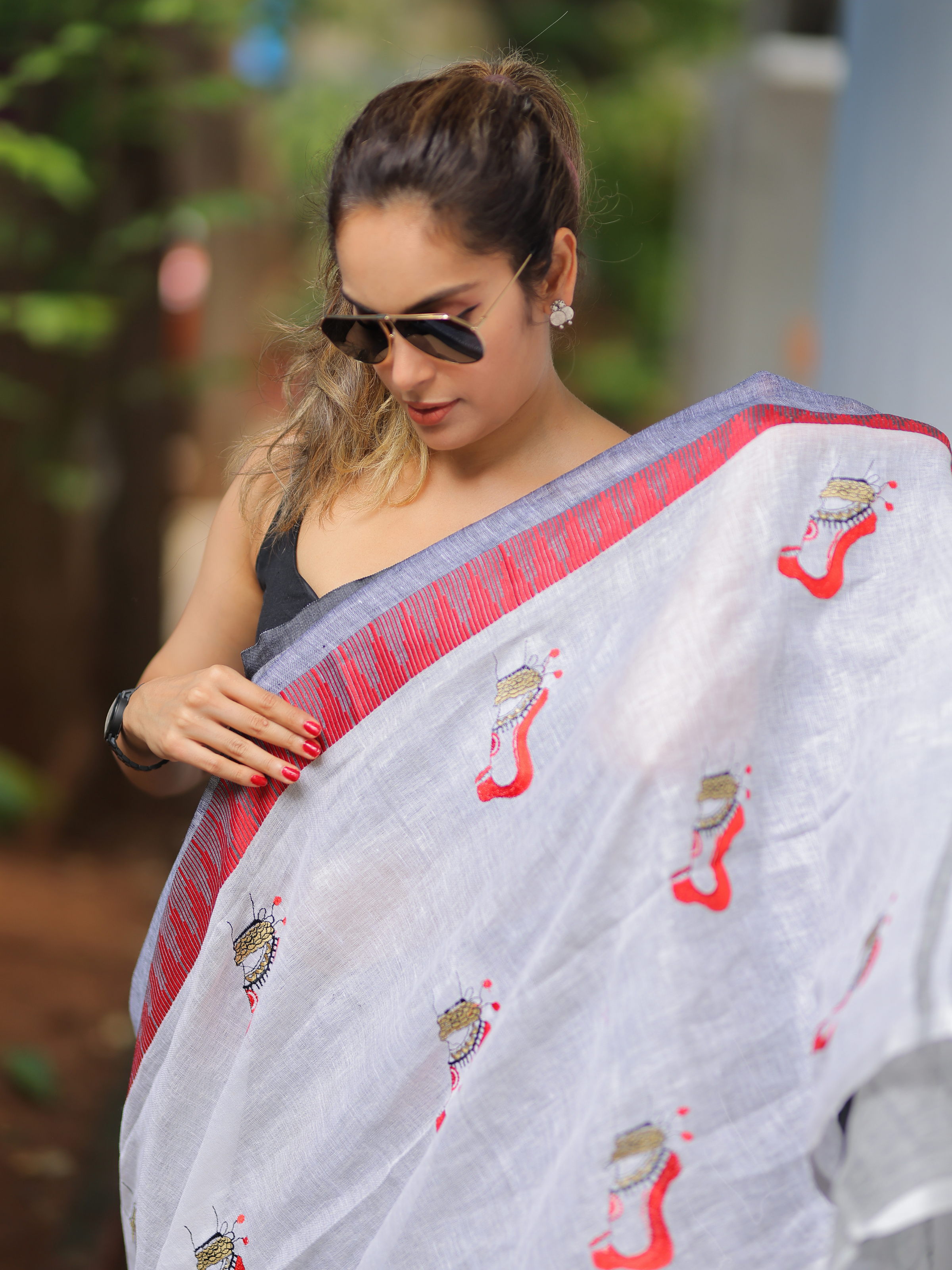 Pistachio & Cranberry Nougat (Linen Saree + Unstitched Blouse Piece)