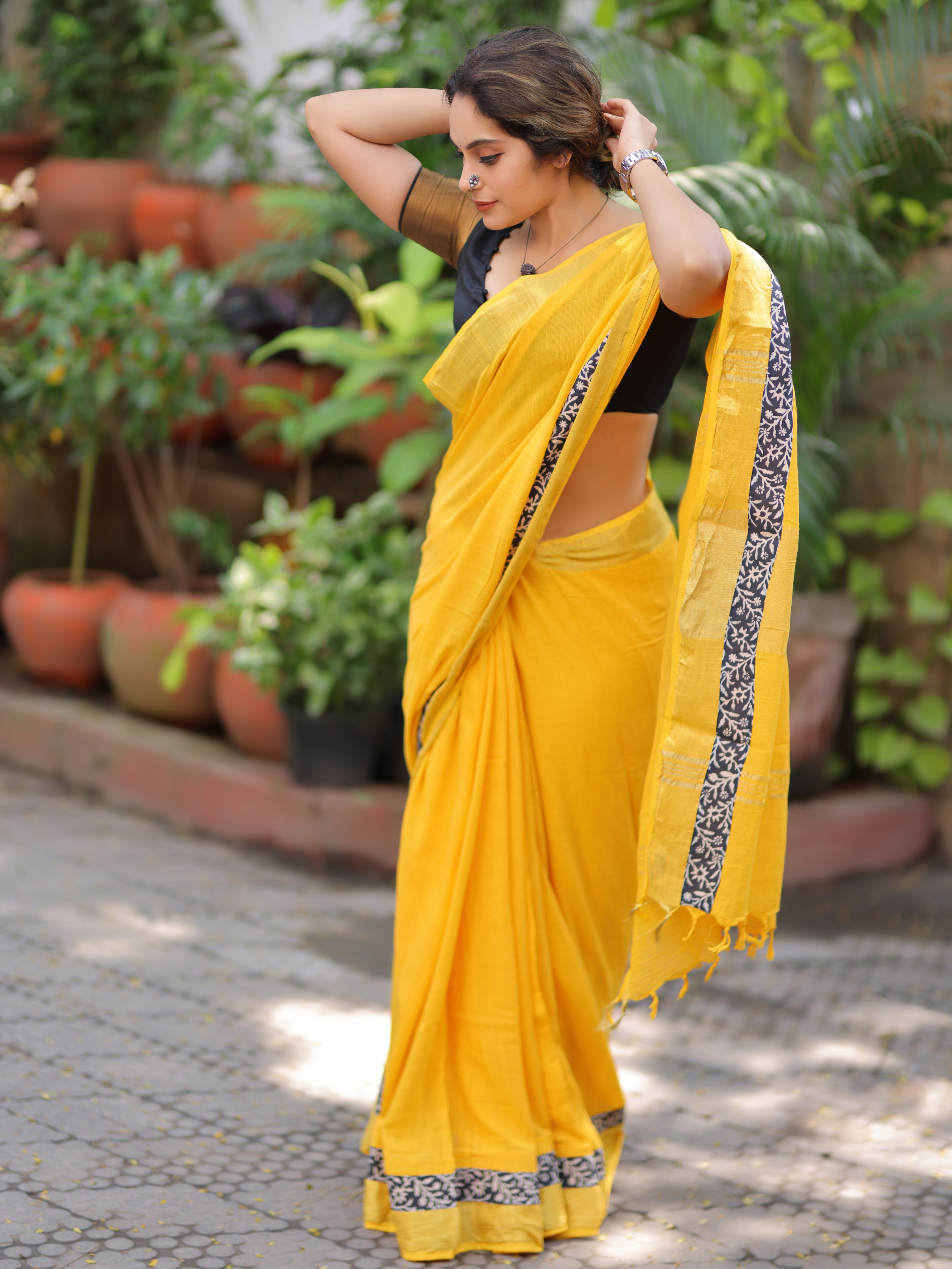 Aamras Kulfi (Saree + Unstitched Blouse Piece)