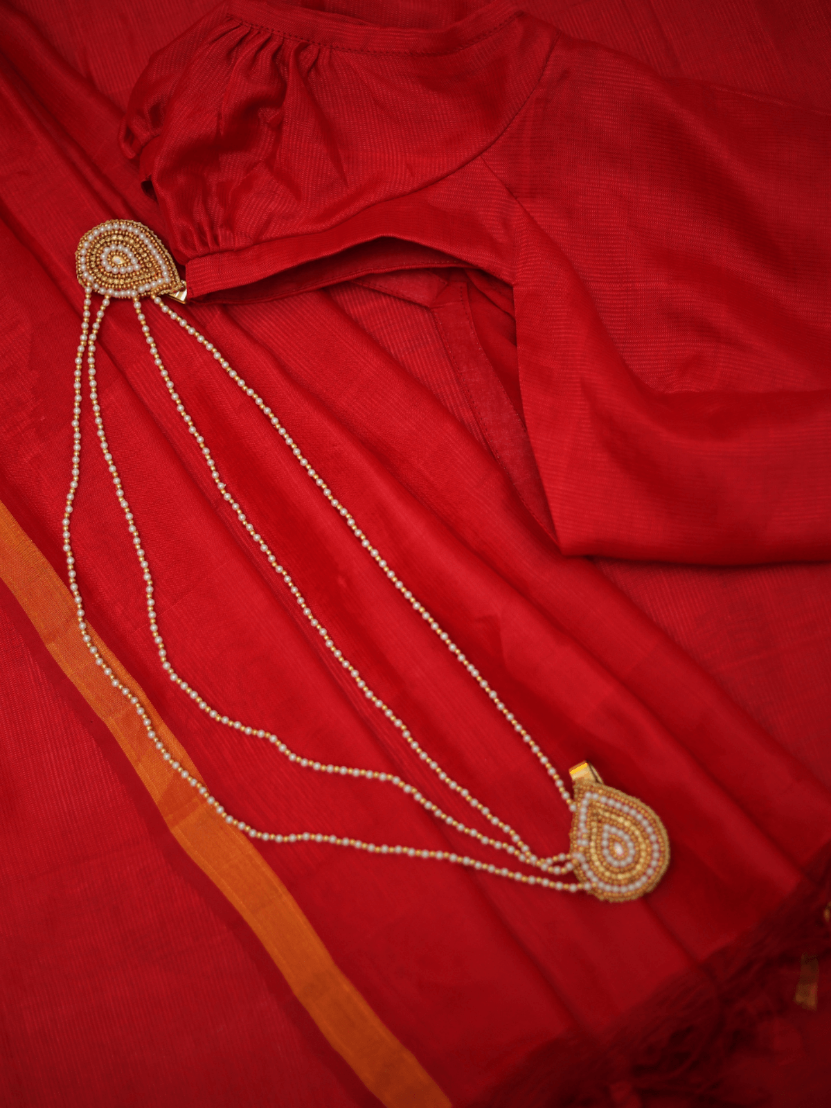 Idhaya (Handwoven Silk Cotton Hip Chain Saree + Blouse Piece)