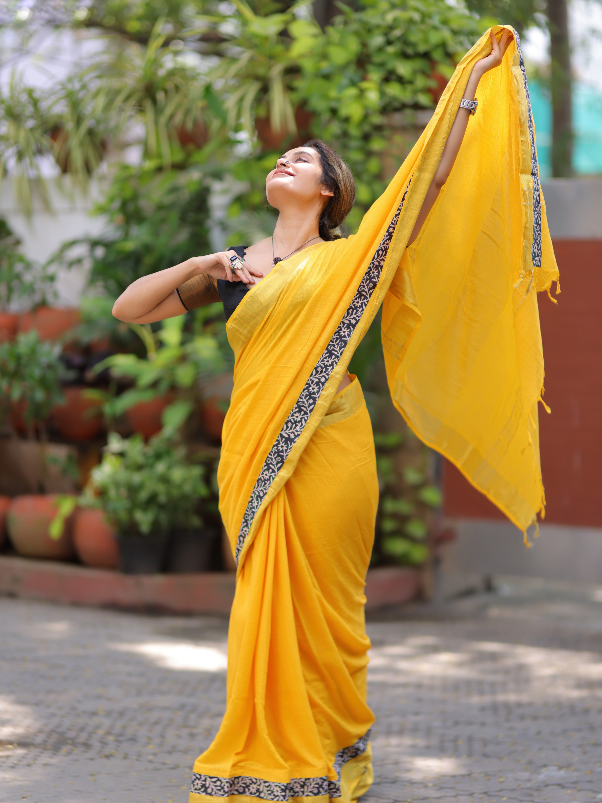 Aamras Kulfi (Saree + Unstitched Blouse Piece)