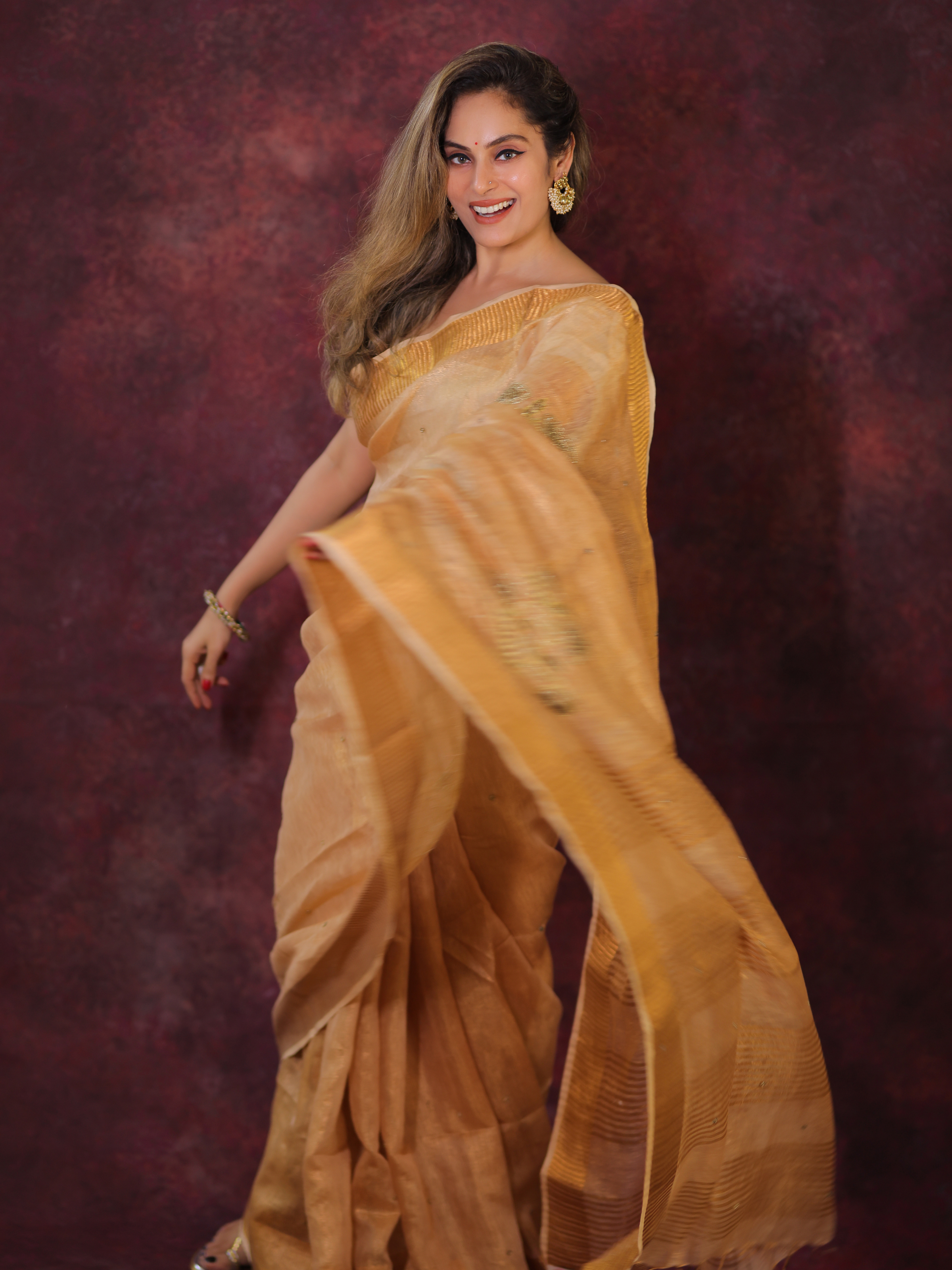 KuÌˆnefe (Tissue Silk Saree + Unstitched Blouse Piece)