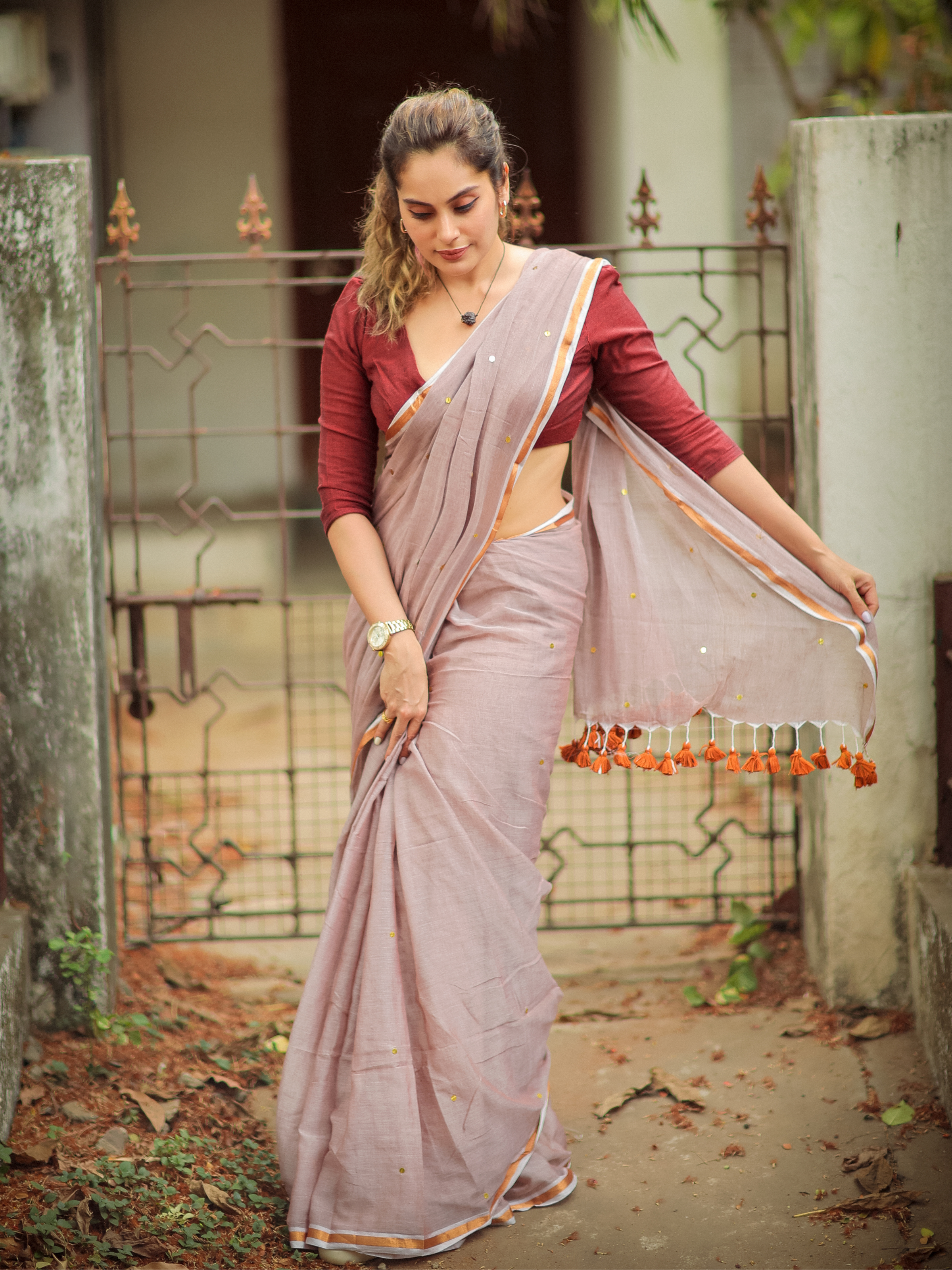 Sweet Sparrow (Pure Mul Cotton Saree)