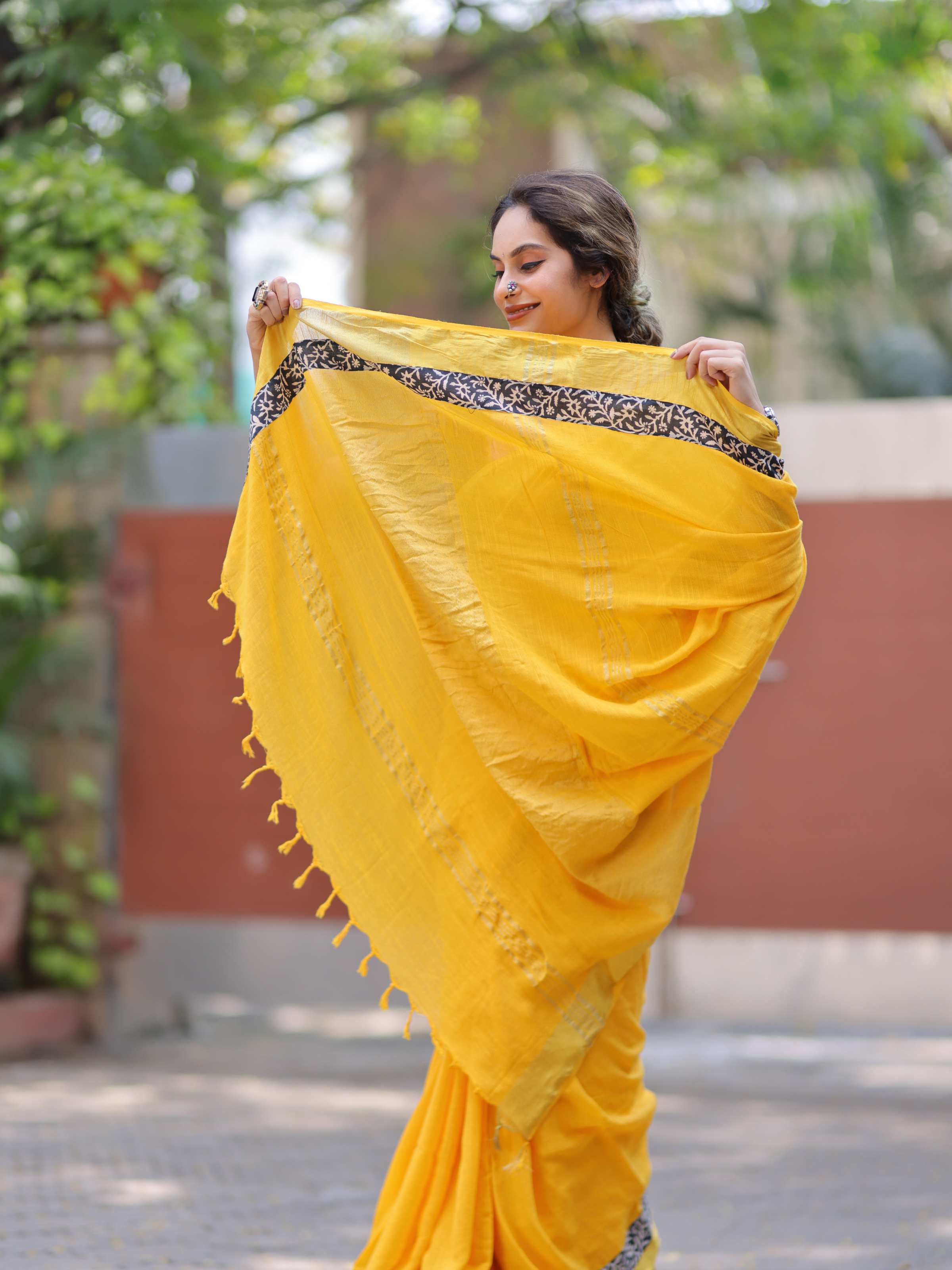 Aamras Kulfi (Saree + Unstitched Blouse Piece)