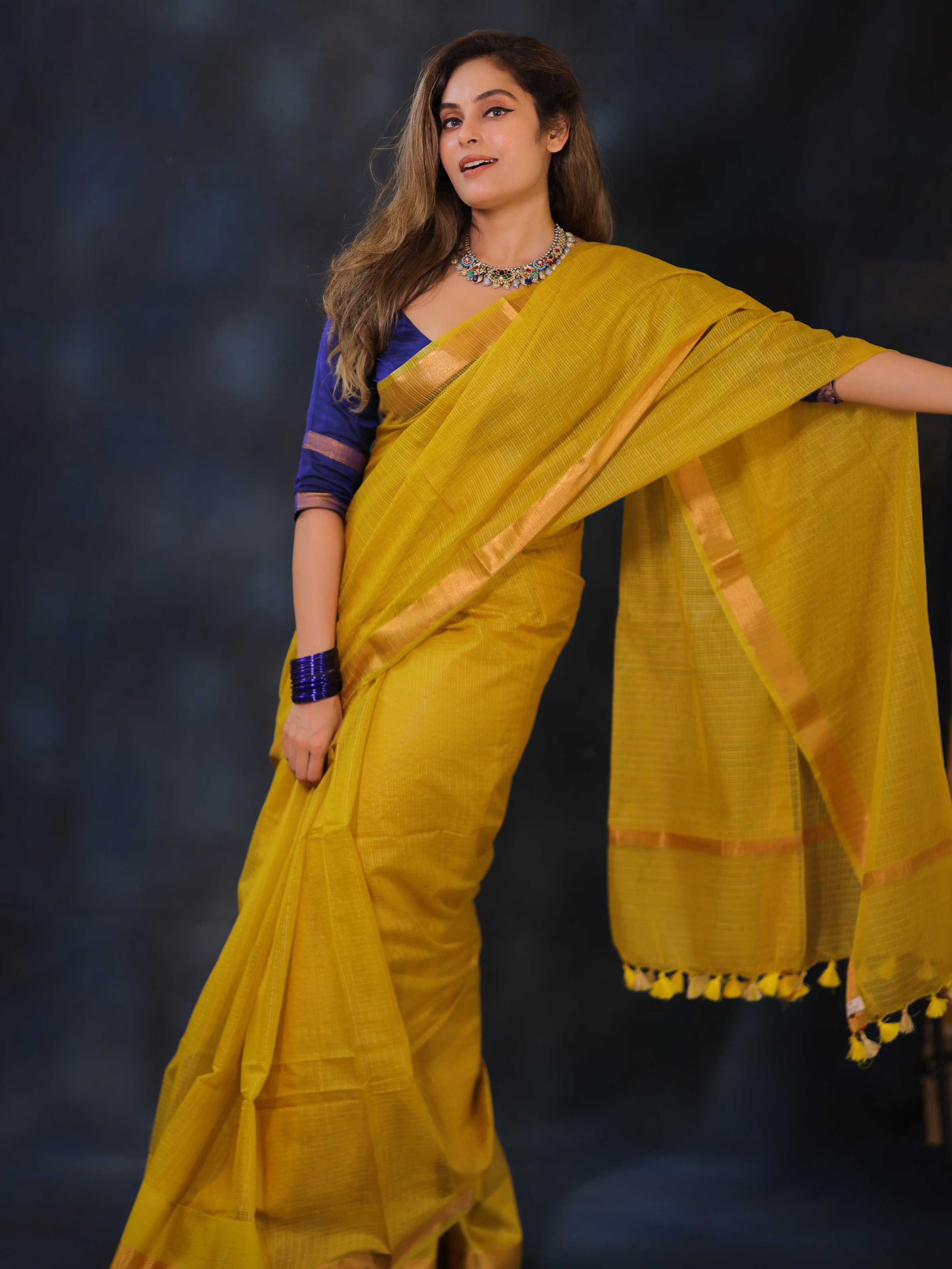 Fig Halva (Kota Daria Saree + Unstitched Blouse Piece)