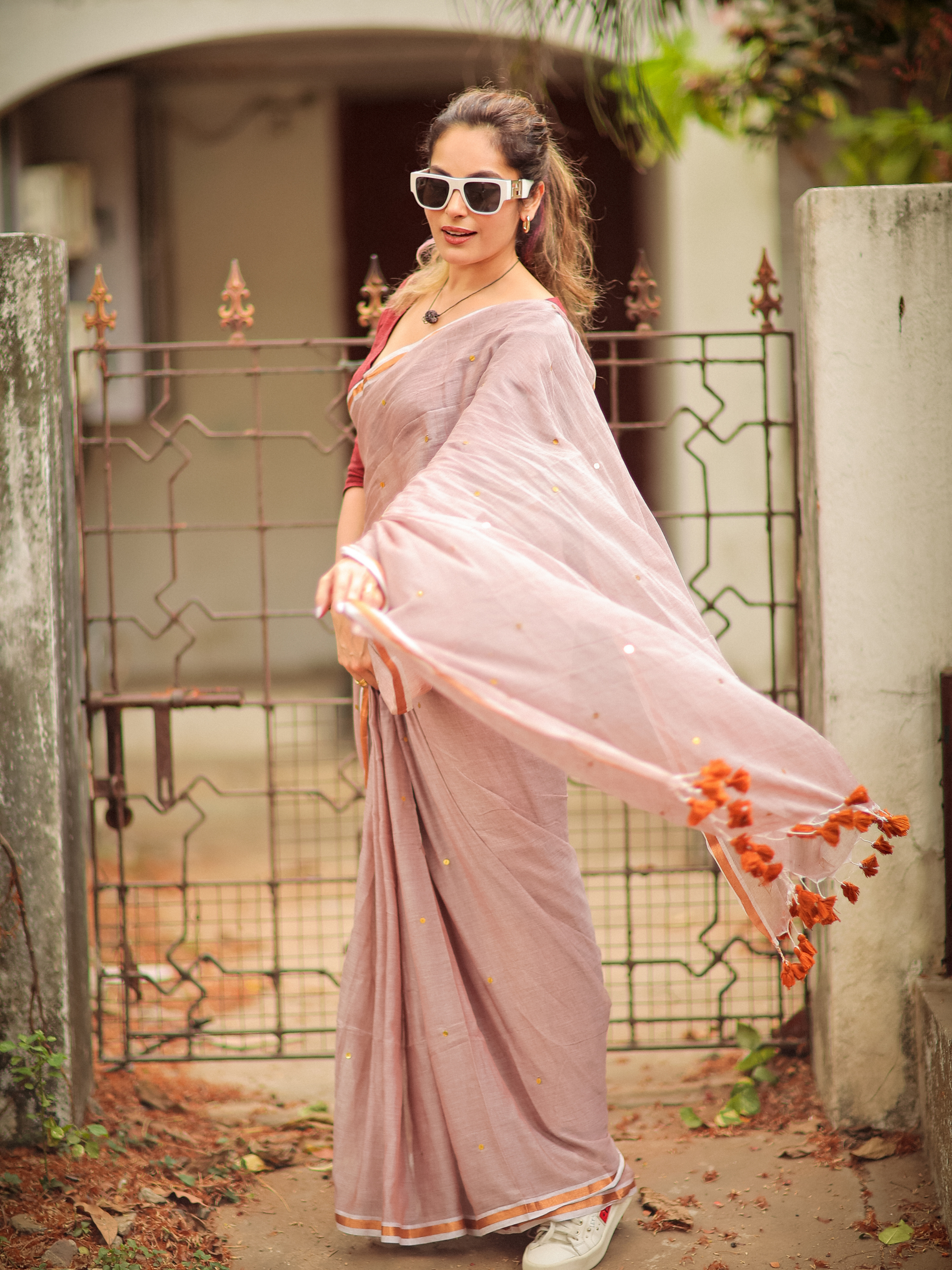 Sweet Sparrow (Pure Mul Cotton Saree)