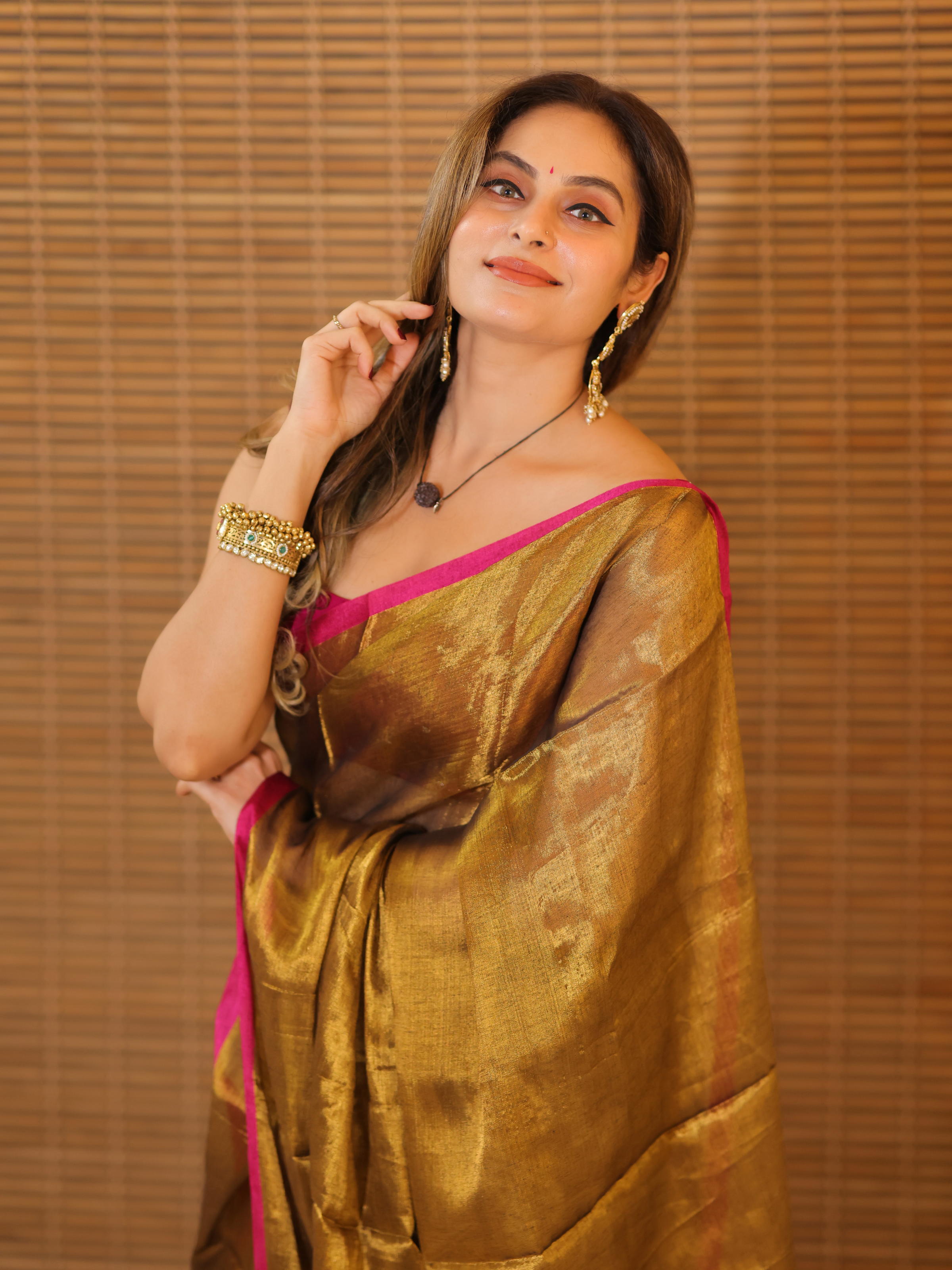 Swarna Rekha (Tissue Mul Saree)