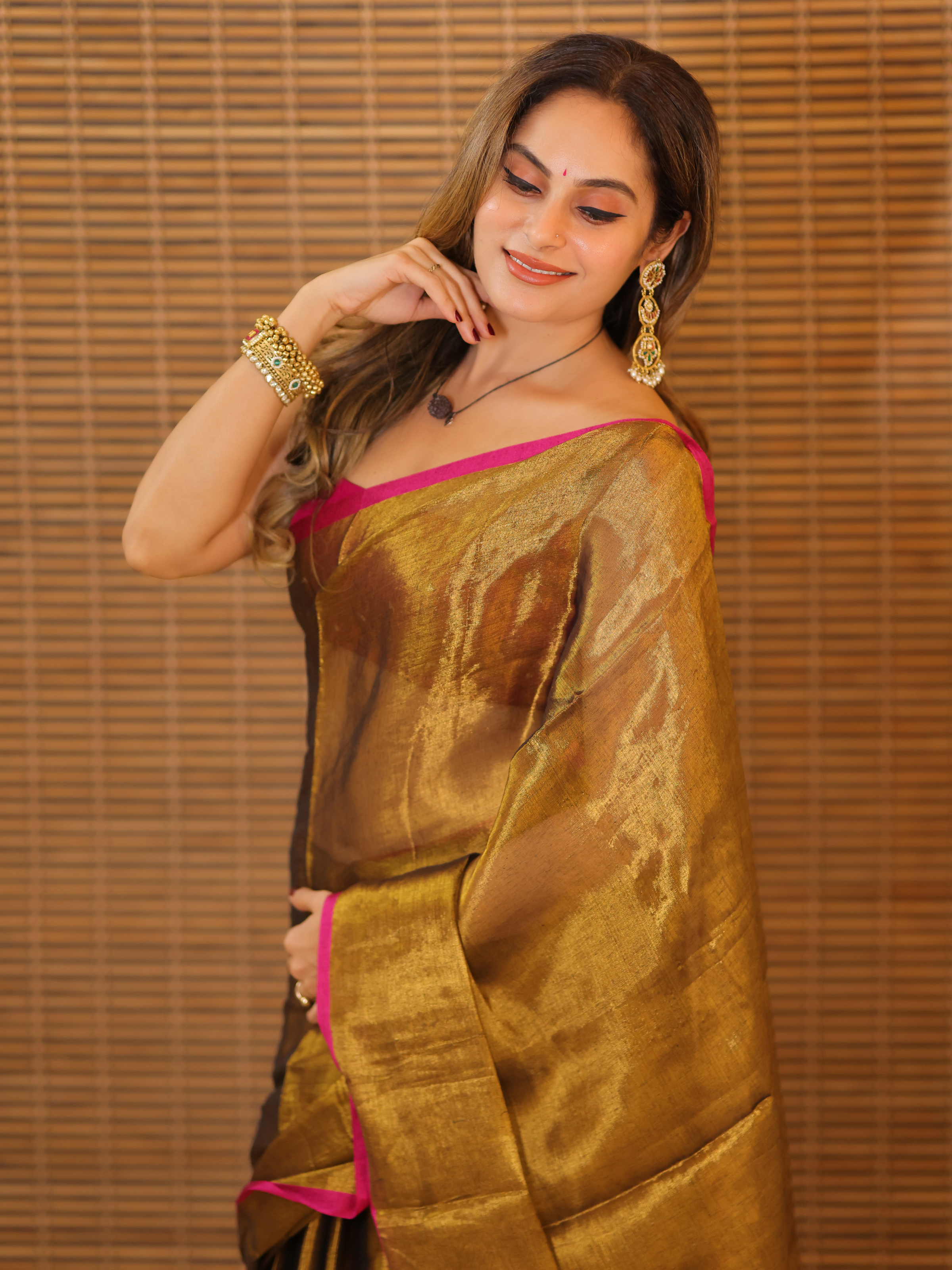 Swarna Rekha (Tissue Mul Saree)